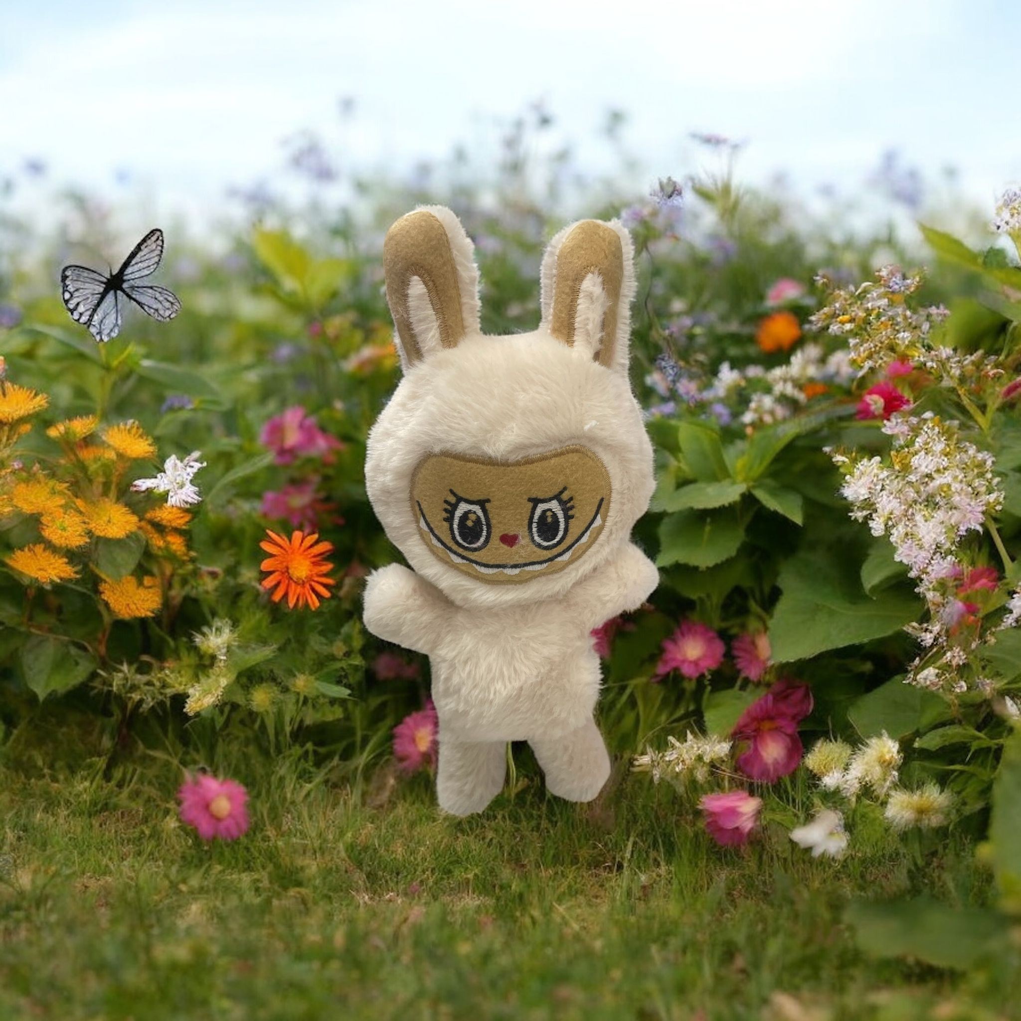 Mini Krem Tavşan Kostümlü Labubu Peluş Oyuncak