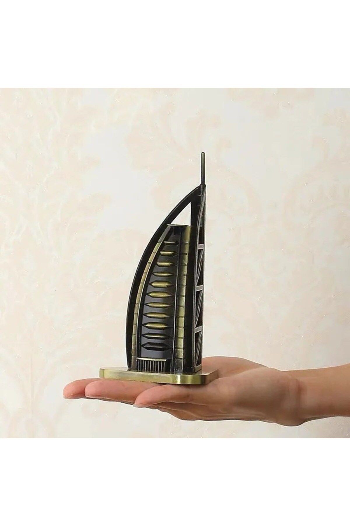 Dekoratif Metal Burj Al Arab Otel Bilosu