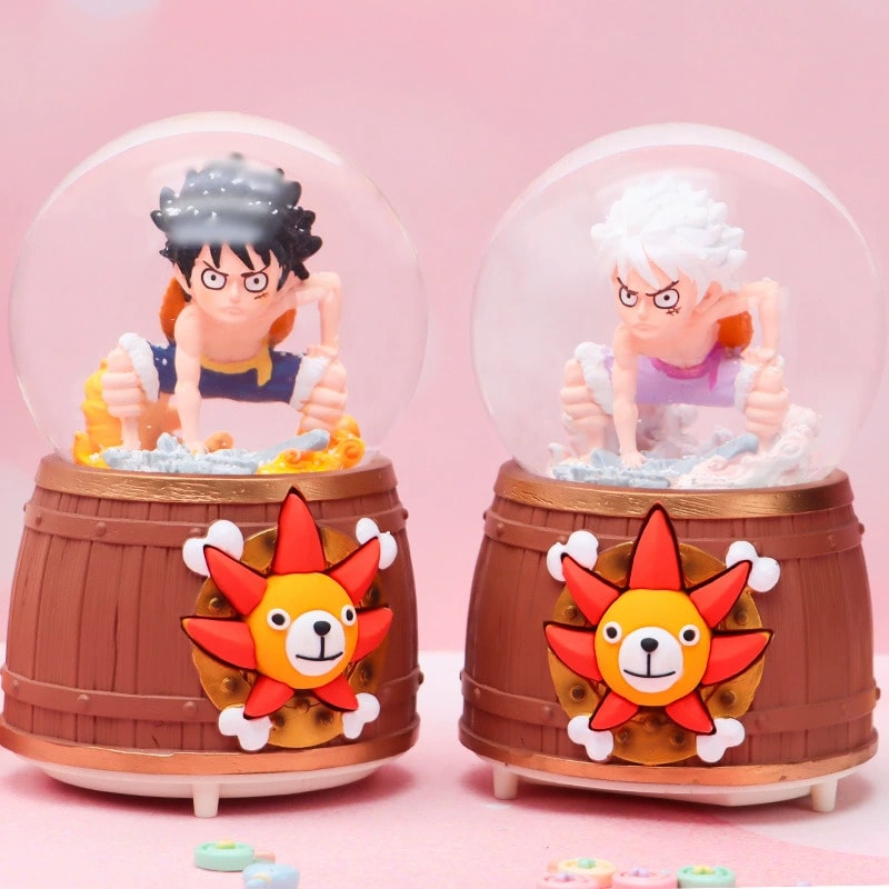 One Piece Luffy Figürlü Temalı Büyük Boy Püskürtmeli Müzikli Işıklı Kar Küresi