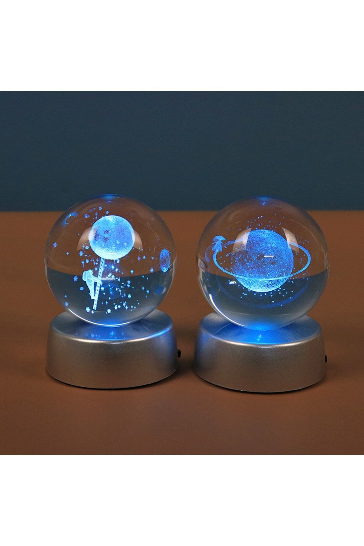 2'li Satürn Kız Ve Astronot Işıklı Cam Küre 8cm*6cm