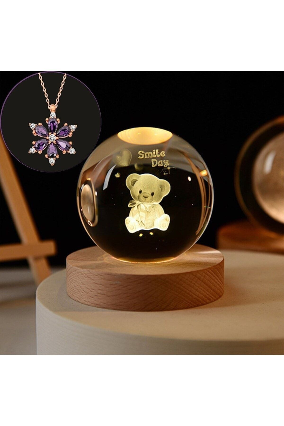 Dekoratif Işıklı Ahşap Kaideli Ayıcık Tasarımlı 3D Cam Küre Ve Lotus Çiçeği Kolye