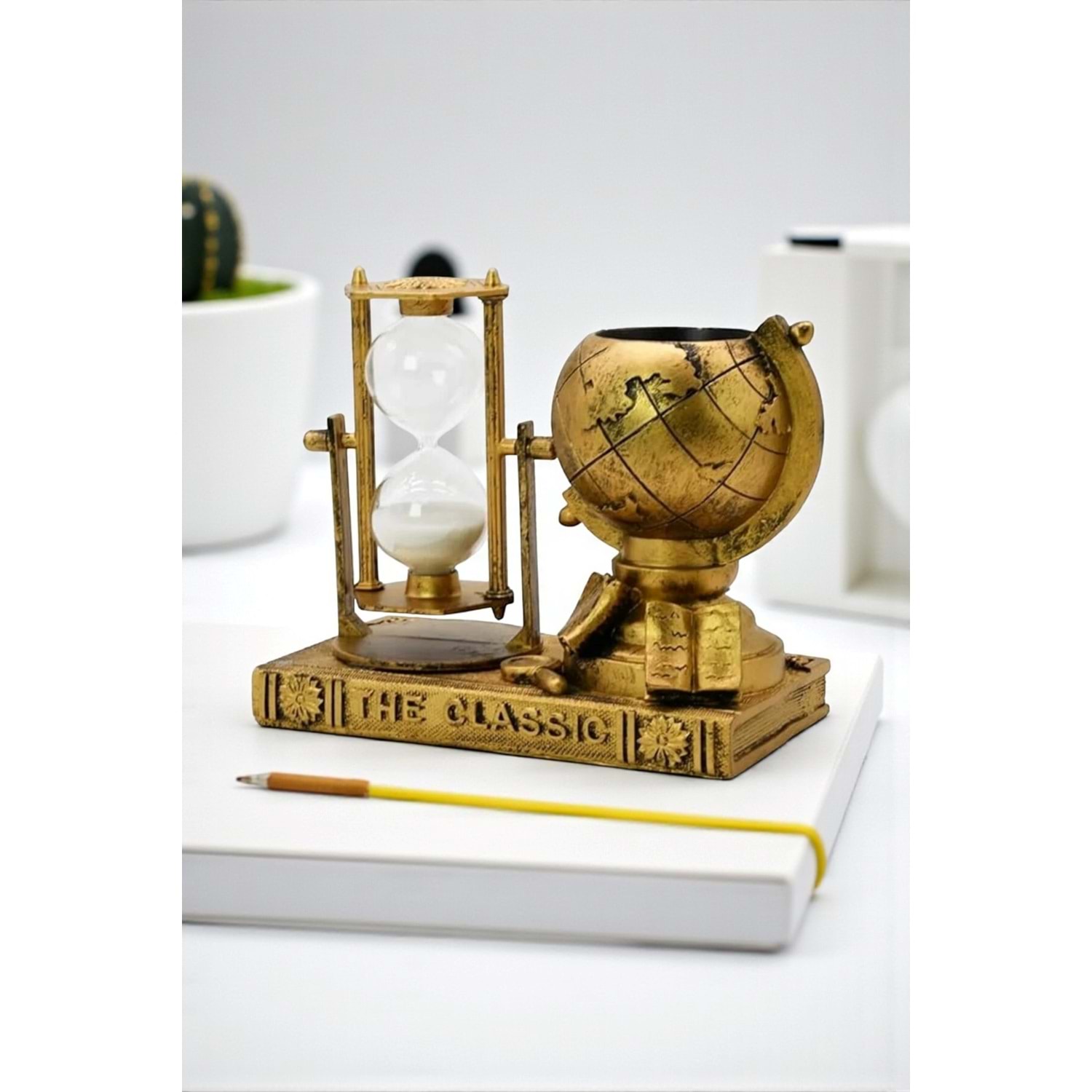 3'ü 1 Arada Retro Dünya Küresi – Kum Saati, Kalemlik ve Sukulent Saksı Fonksiyonlu Masa Dekoru