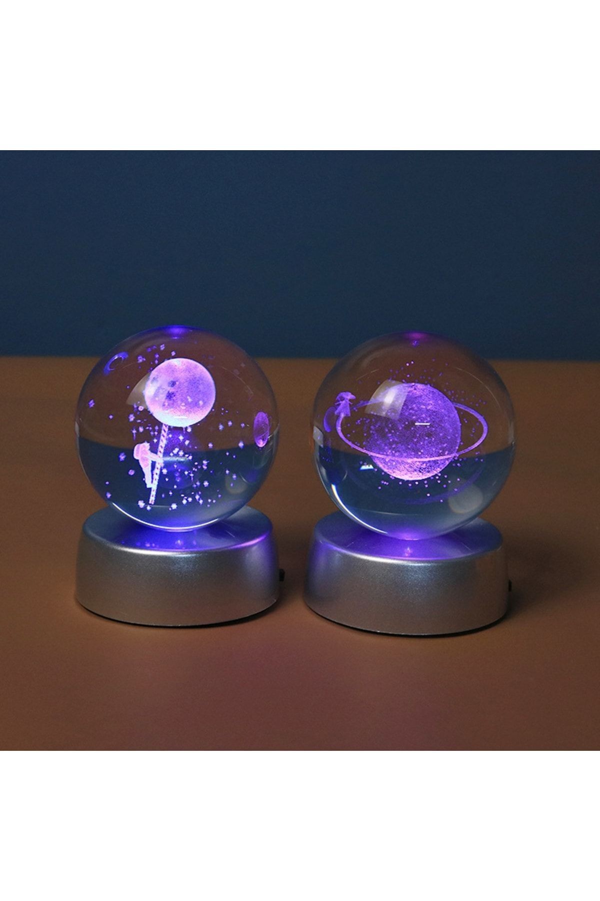 2'li Satürn Kız Ve Astronot Işıklı Cam Küre 8cm*6cm