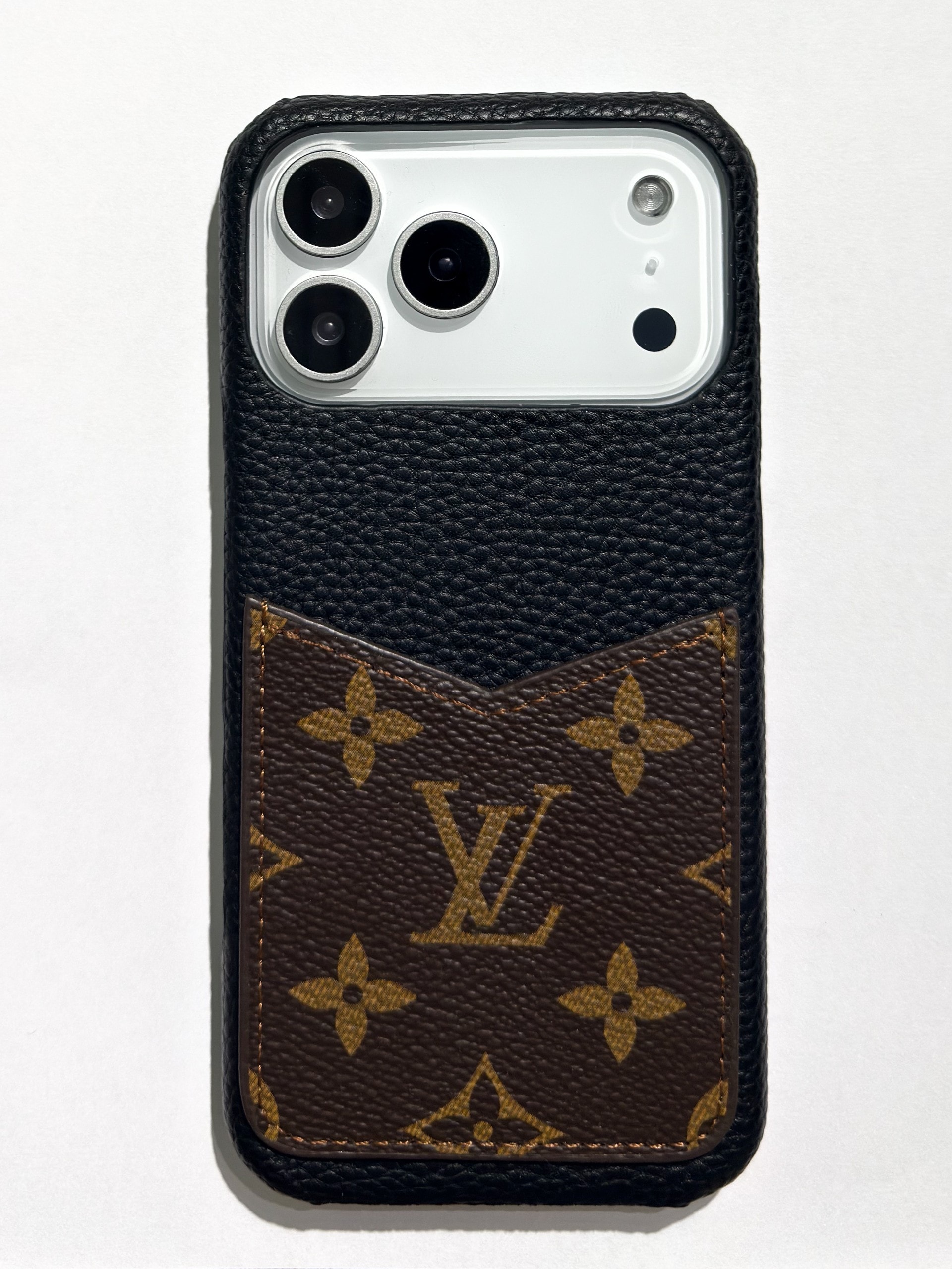 Kahve Kartlıklı Deri Telefon Kılıfı DK291 iPhone 17 Pro