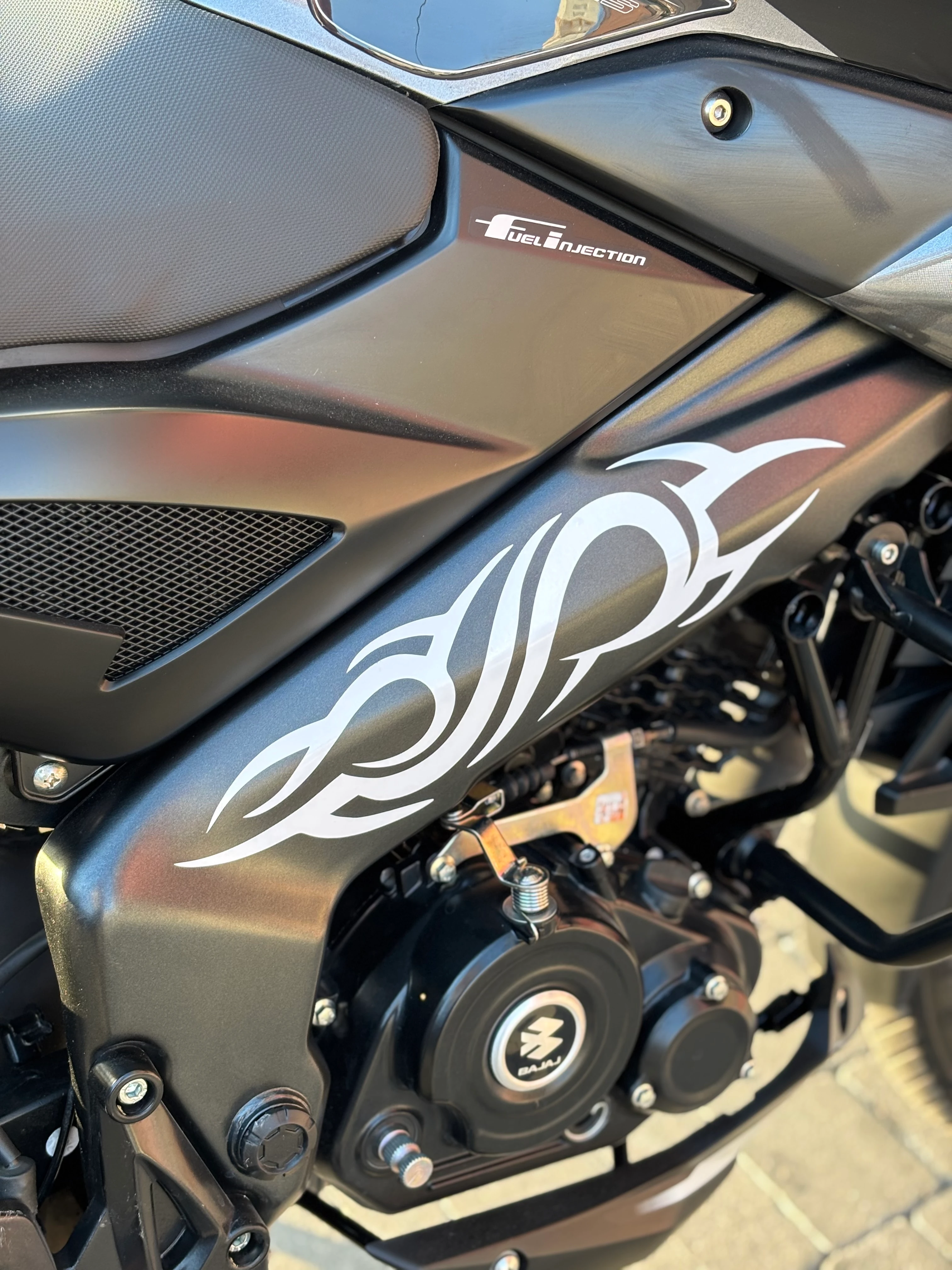 Motosiklet Şase ve Depo için Tribal Desen Sticker Etiket (Sağ ve Sol)(35CMX10CM)