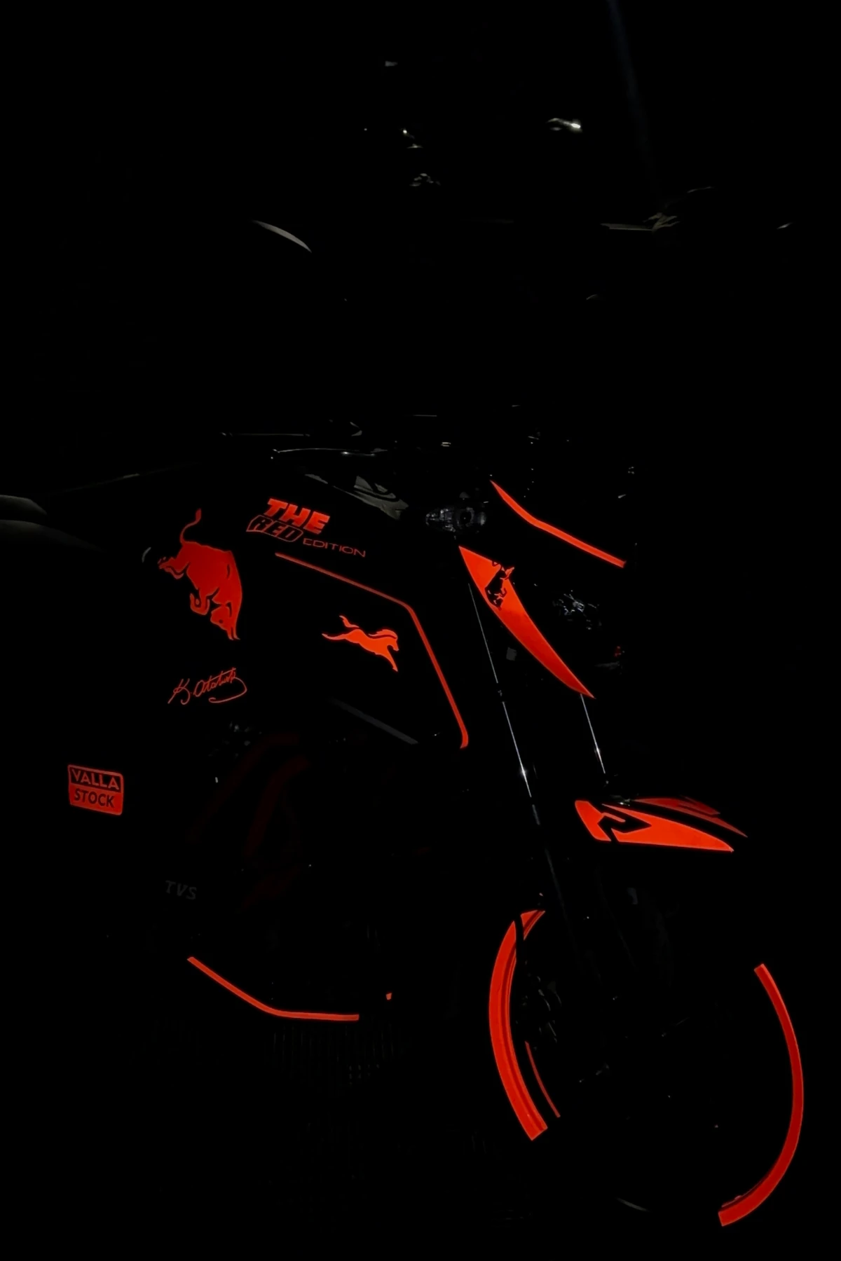 TVS Raider için Komple Reflektörlü Kırmızı Redbull Temalı Sticker Seti 