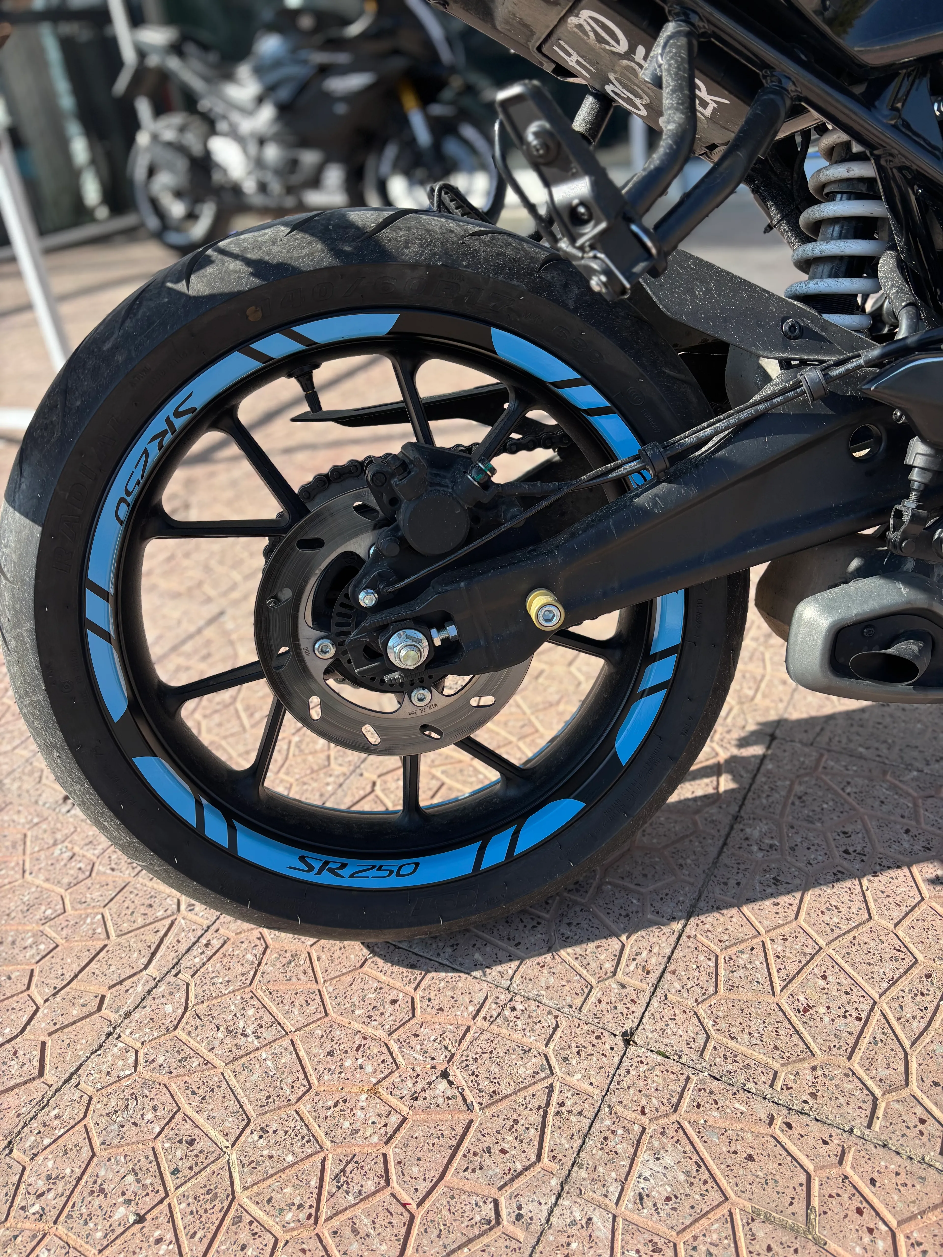CFMOTO 250SR için Açık Mavi Jant Şeridi Sticker Seti (12'li)