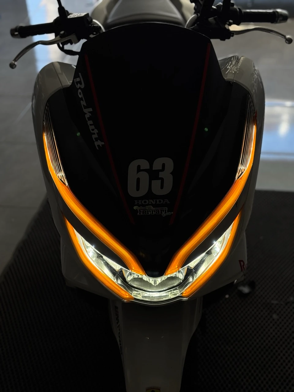 Honda PCX için Turuncu Renk Far Filmi Sticker Seti (2018-2019-2020 Yılları)