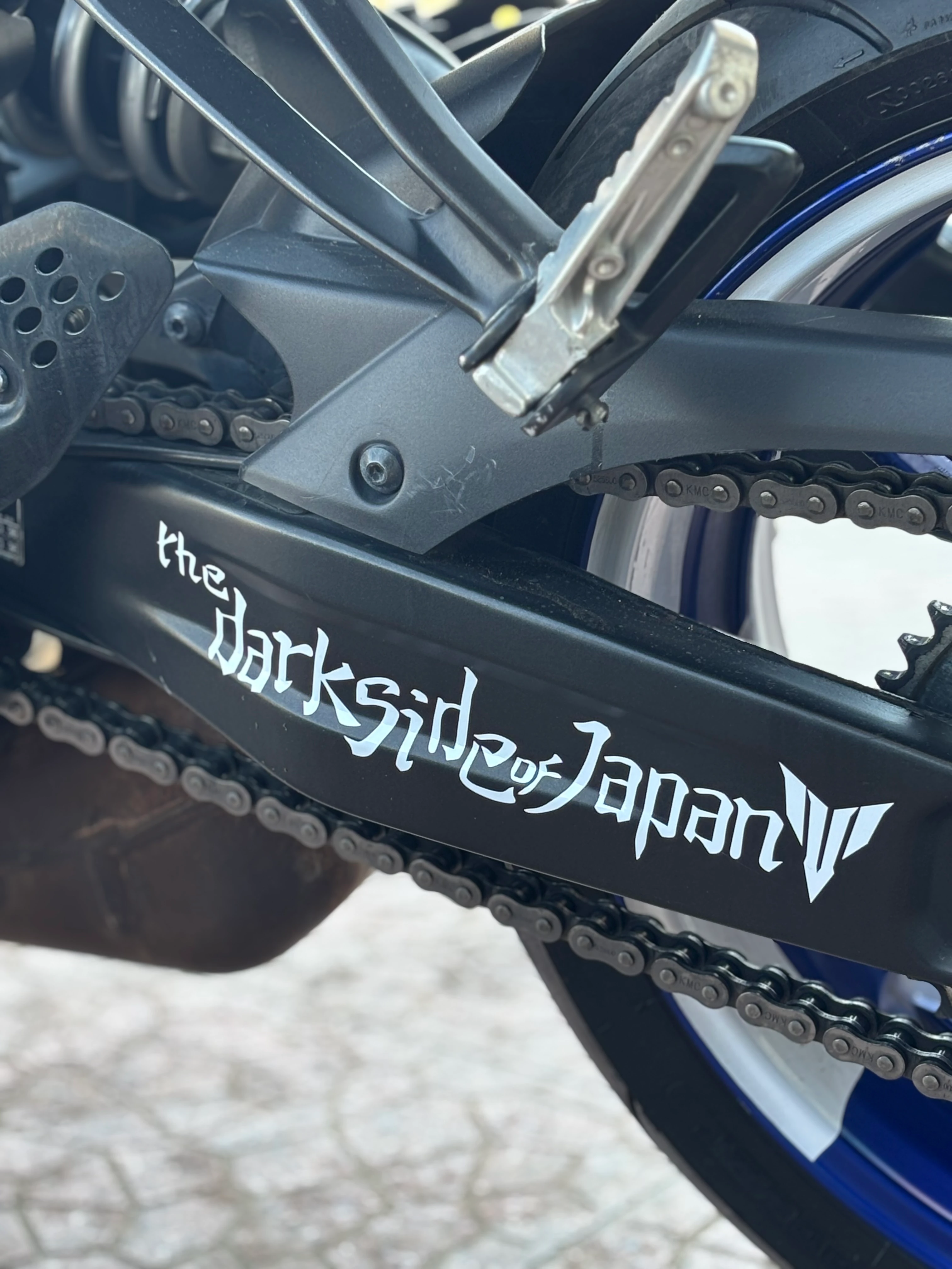 Japon Motor Grubu için Beyaz Renk The Dark Side of Japan Eğik Sticker Etiket (33CMx6CM)