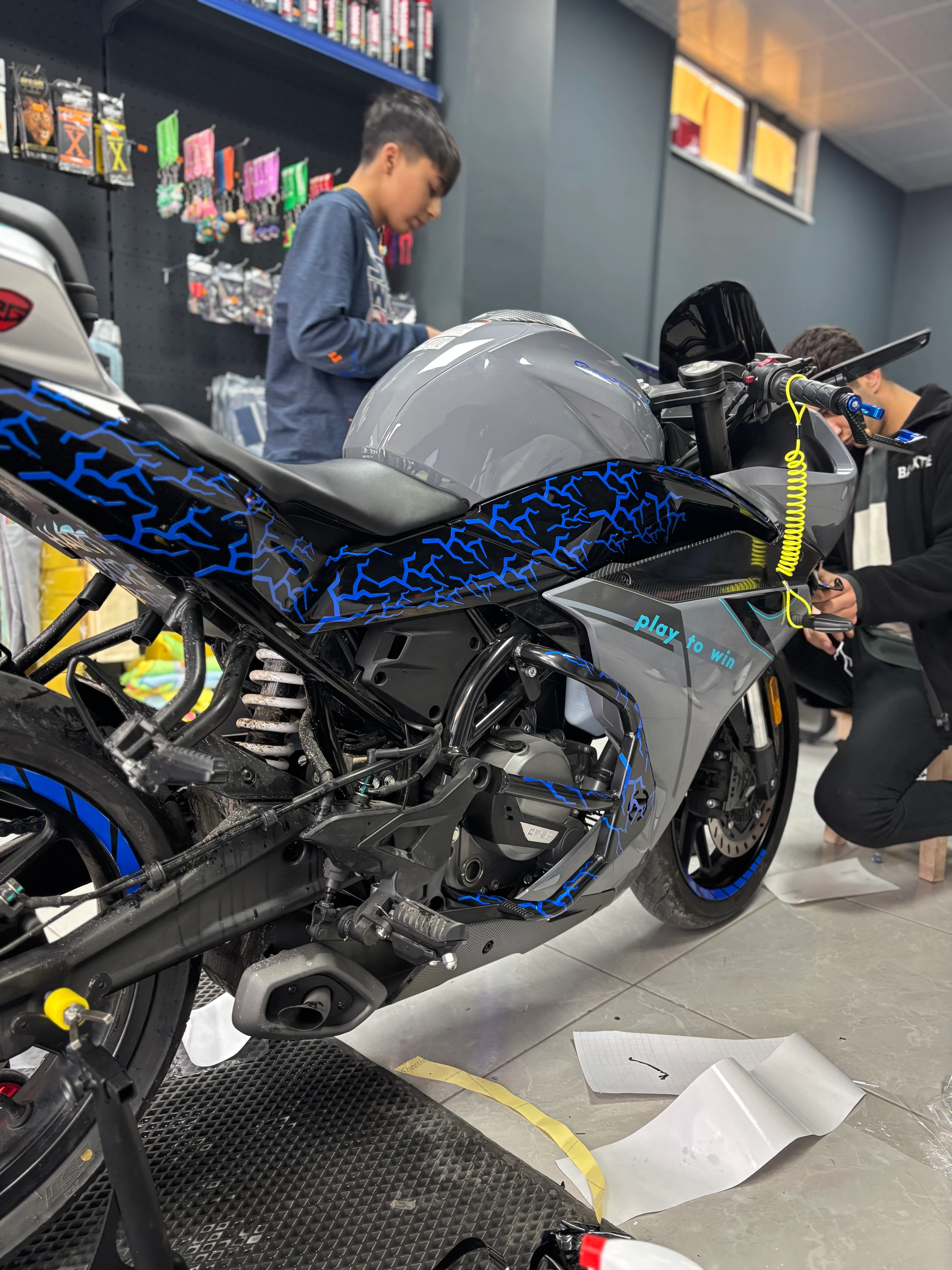 Motosiklet ve Kask için Koyu Mavi Renk 32 Parça Sticker Seti 