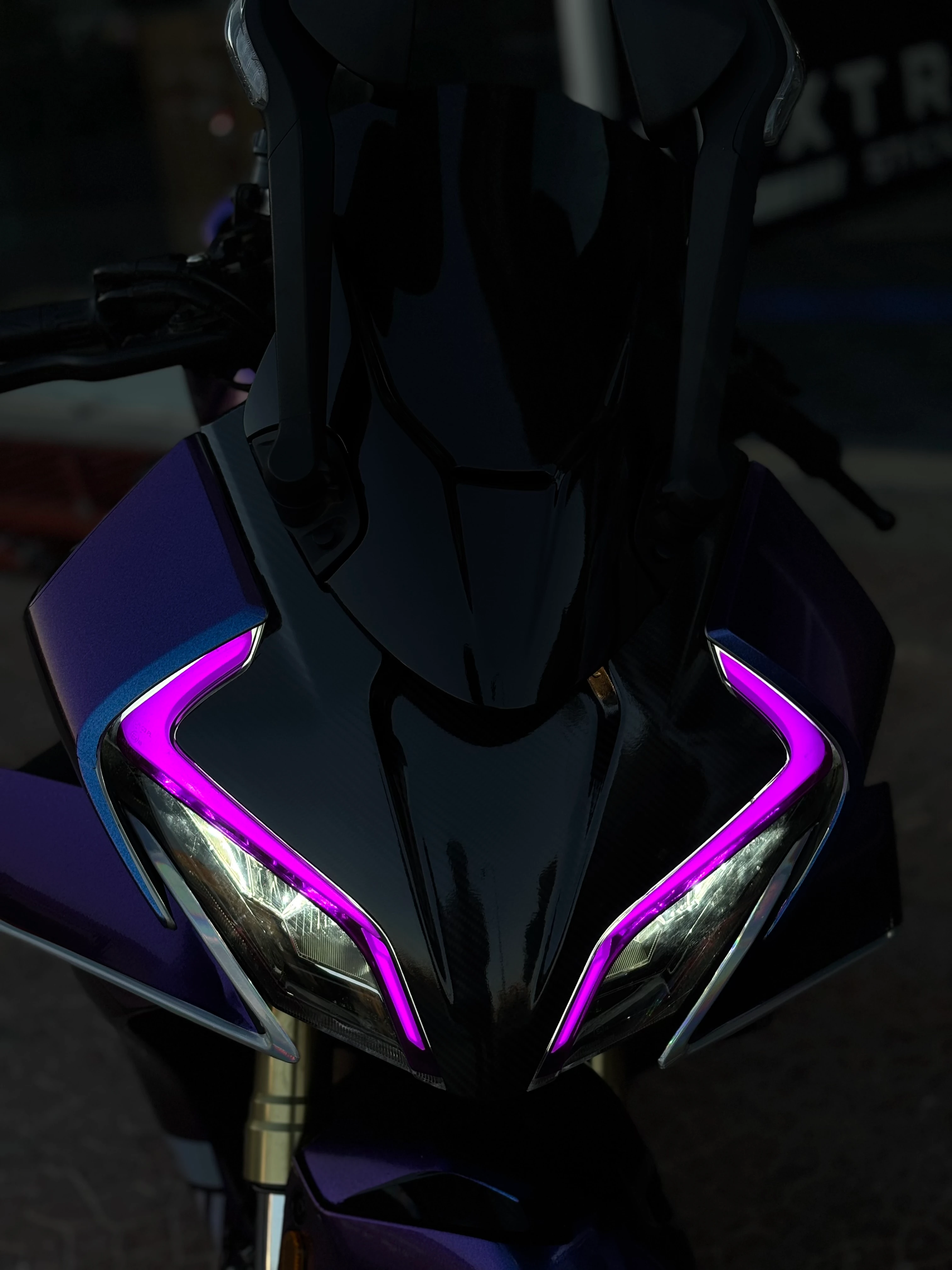 CFMOTO 450SR için Mor Renk Far Tasarım Film Sticker 