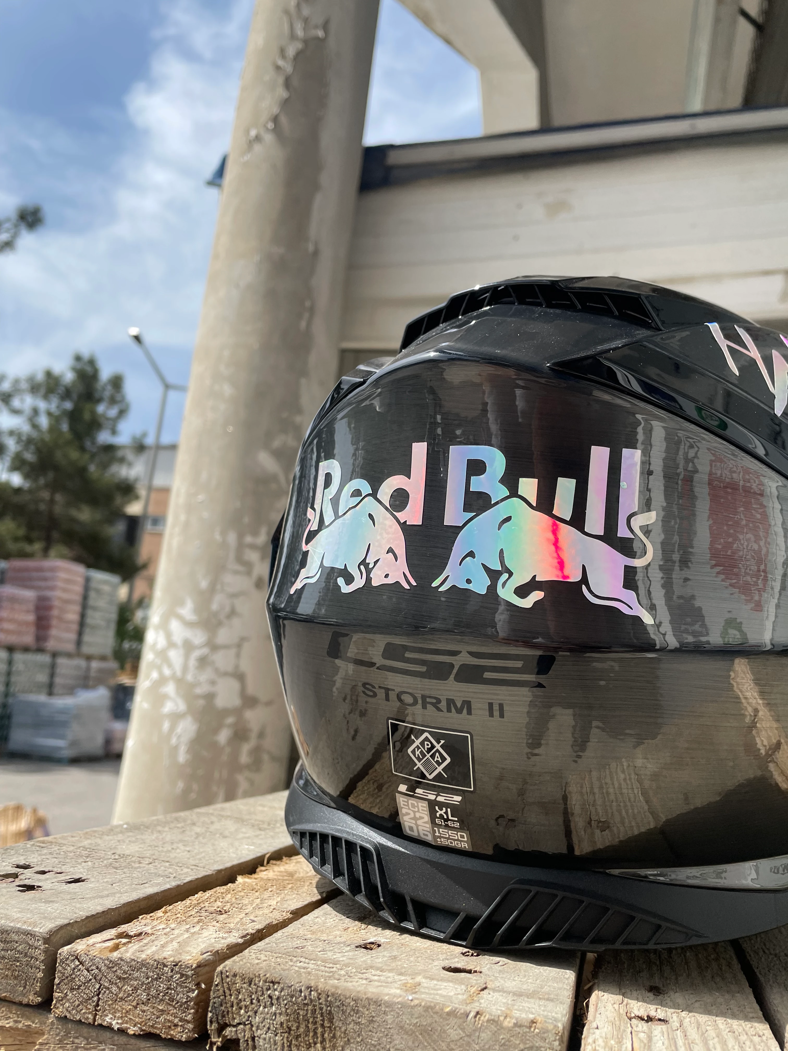 Motor ve Kask için Hologramlı Redbull Sticker Etiket (15CMx5CM)