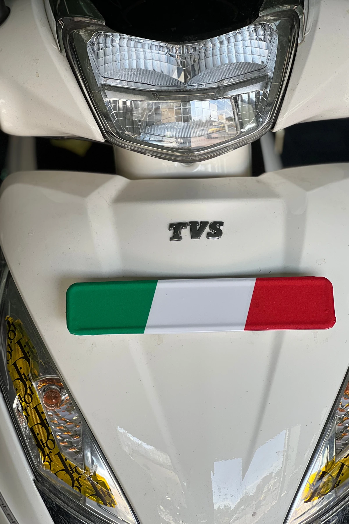 TVS Jupiter 125 için İtalyan Bayraklı Ön Plakalık Sticker Kaplama 