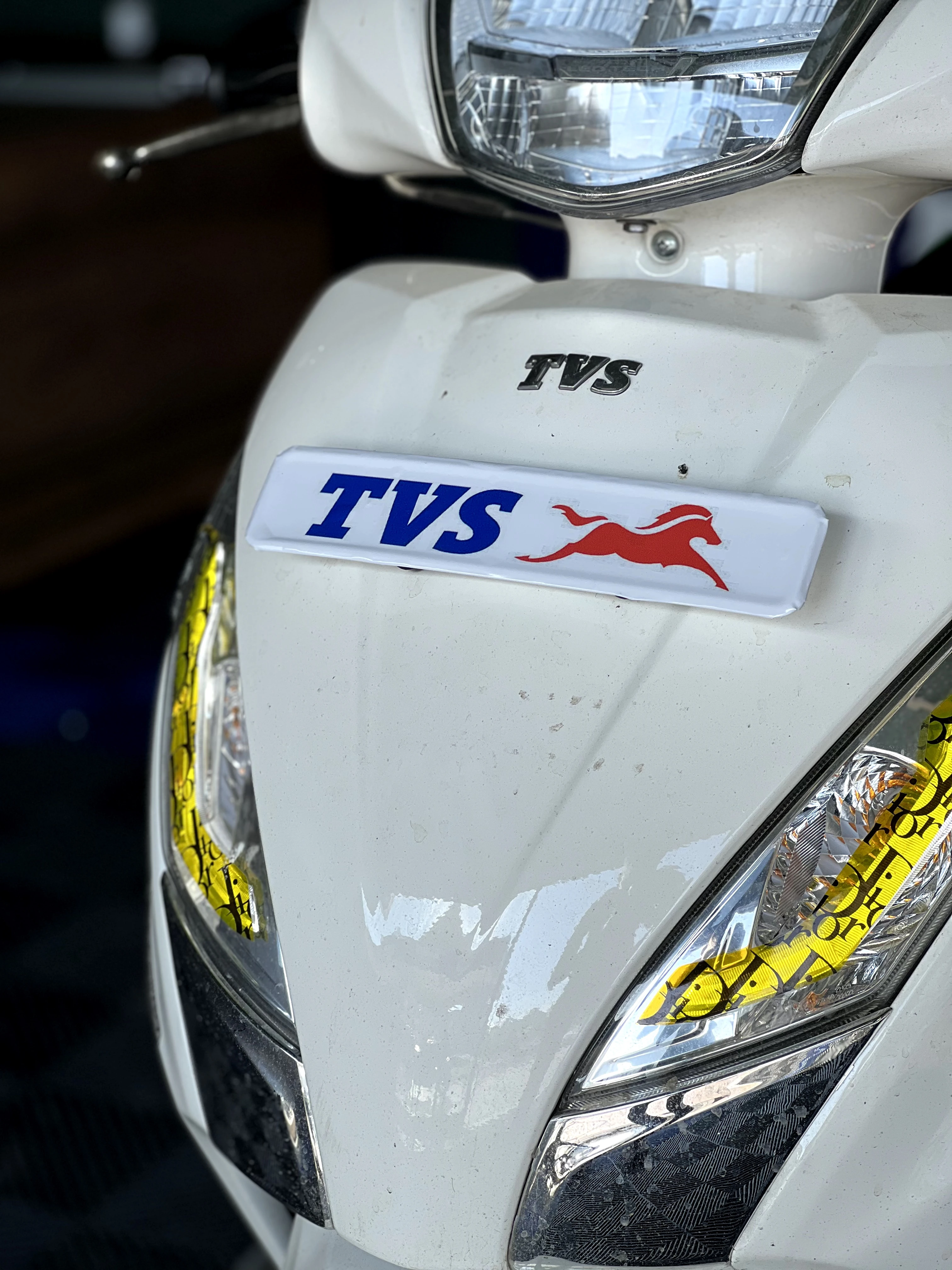 TVS Jupiter Ön Plakalık için TVS AT Temalı Plakalık Sticker Seti 
