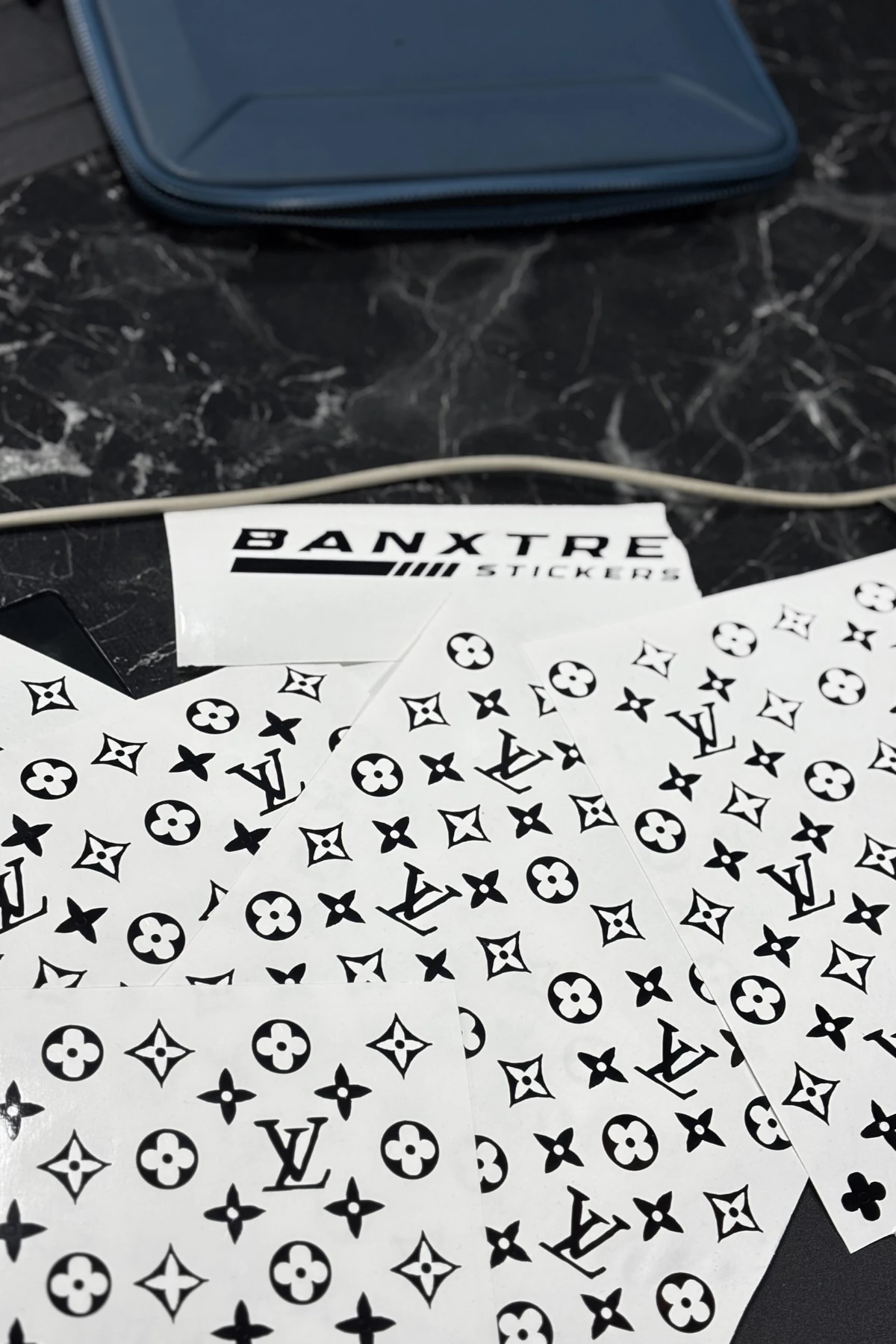 Motor ve Araba için Louis Vuitton Sticker Sticker Kaplama (25CMx25CM)