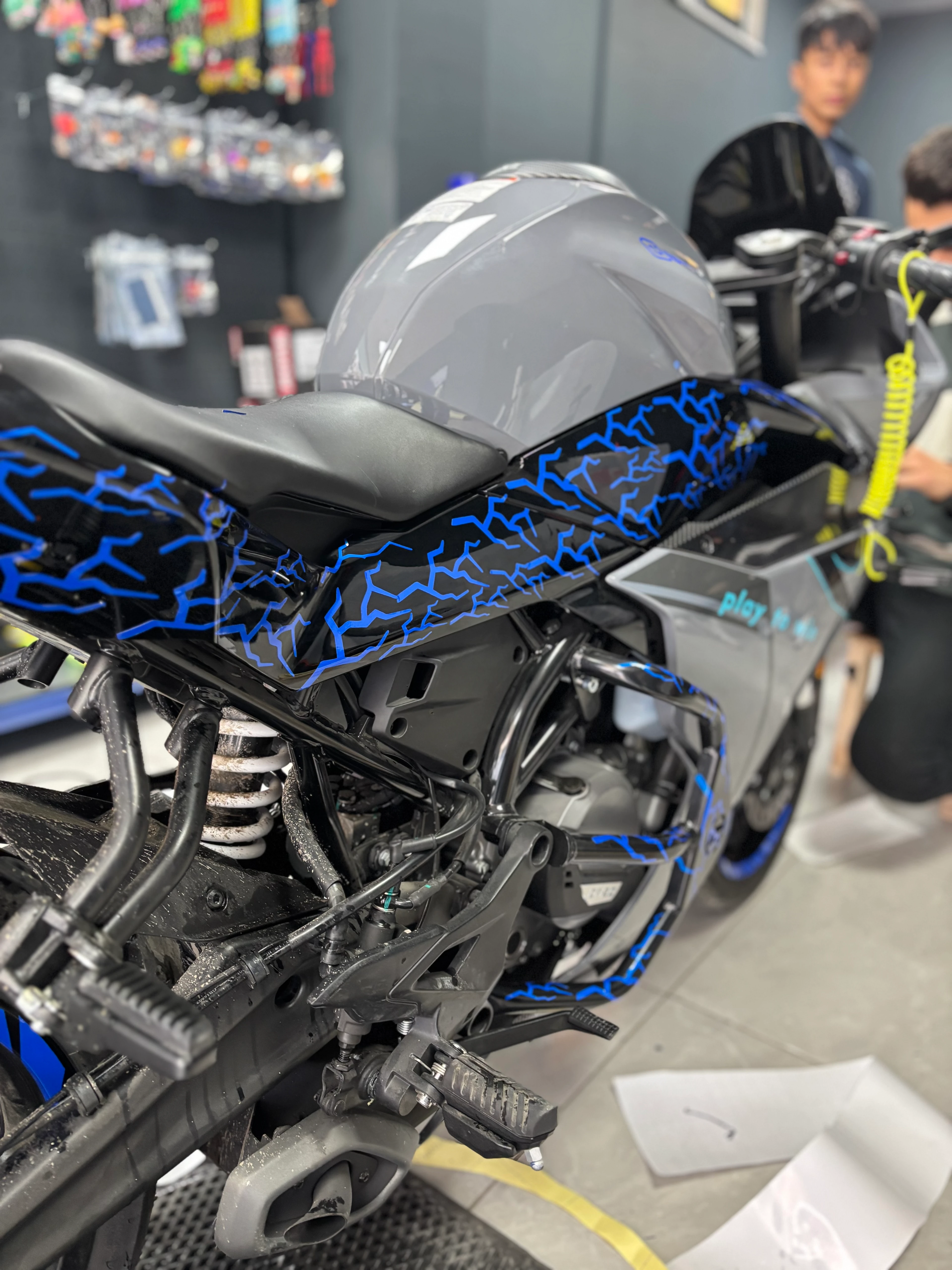 Motosiklet ve Kask için Koyu Mavi Renk 32 Parça Sticker Seti 