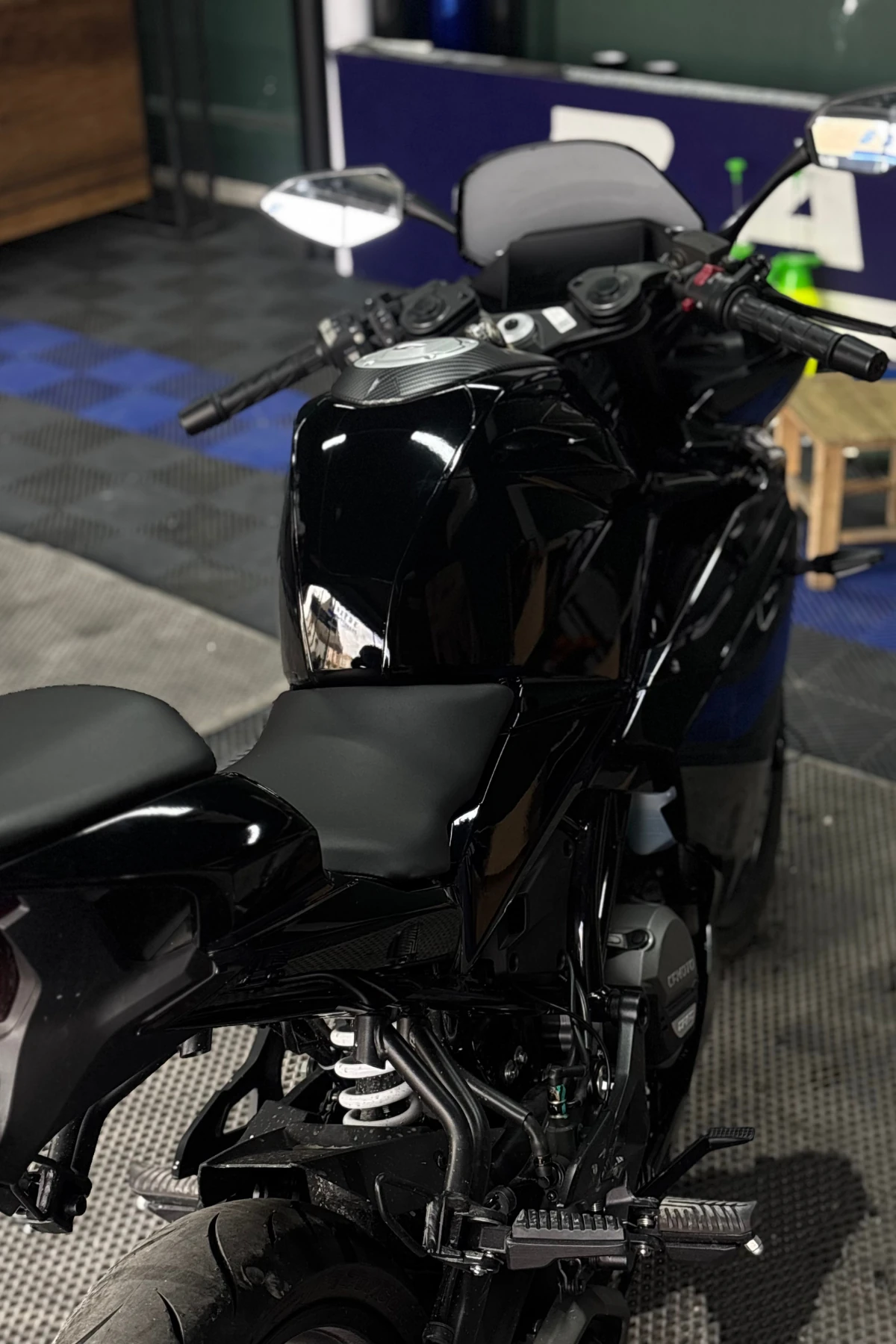 CFMOTO 250SR için Komple Parlak Siyah Piano Black Motosiklet Kaplama Seti 