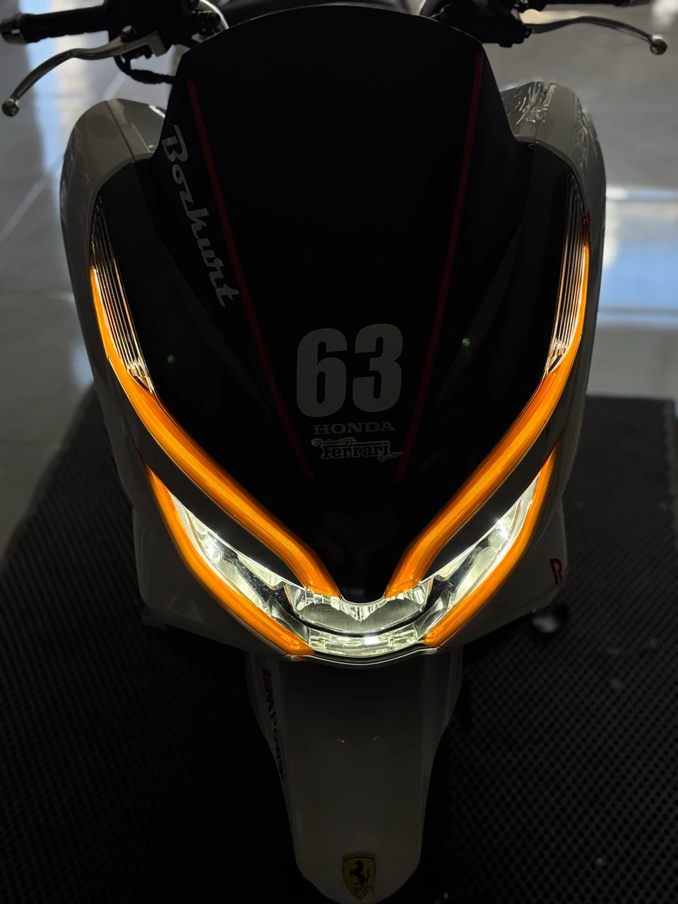 Honda PCX için Turuncu Renk Far Filmi Sticker Seti (2018-2019-2020 Yılları)