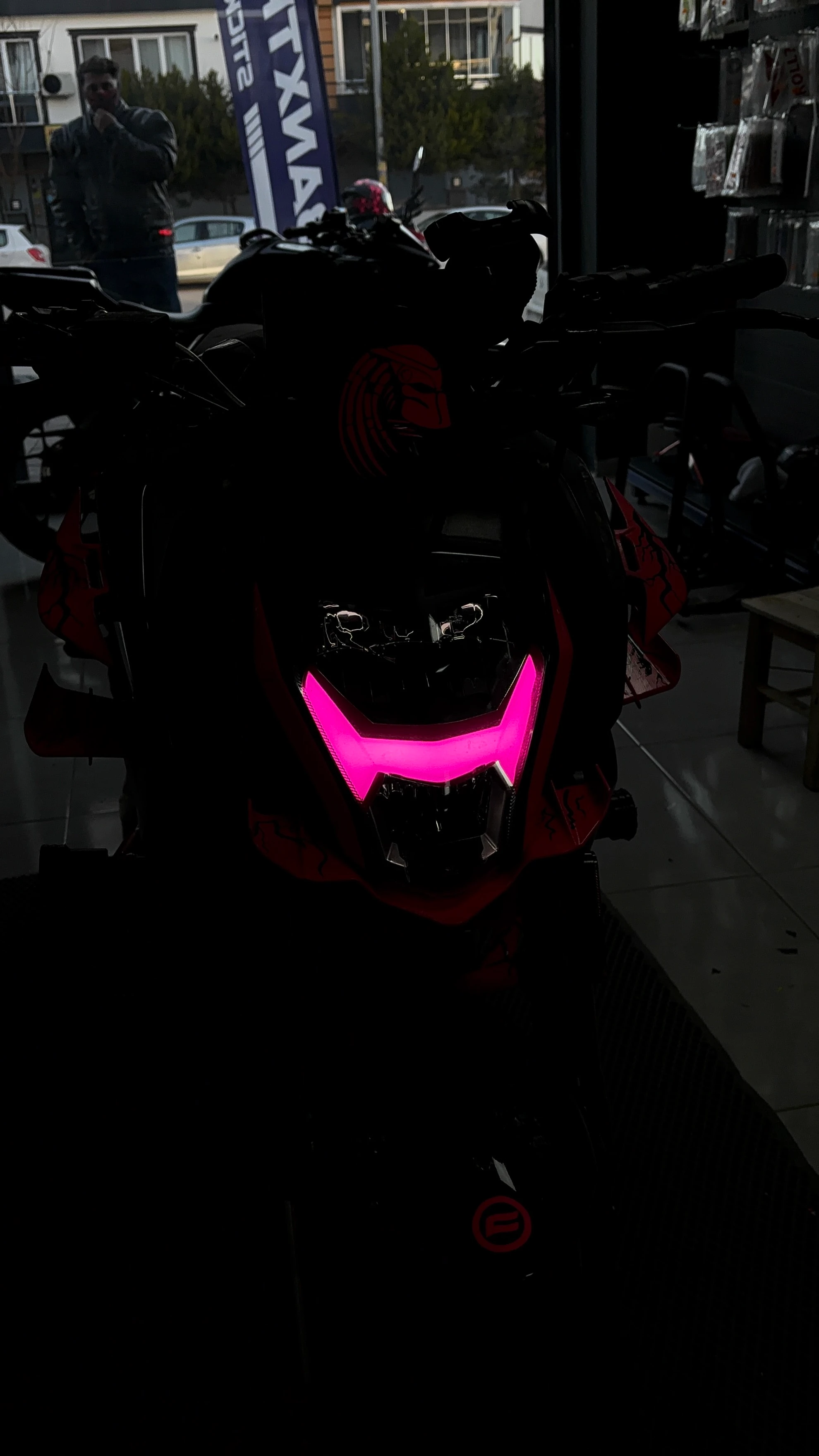 CFMOTO NK250 için Pembe Renk Far Filmi Far Tasarım Sticker