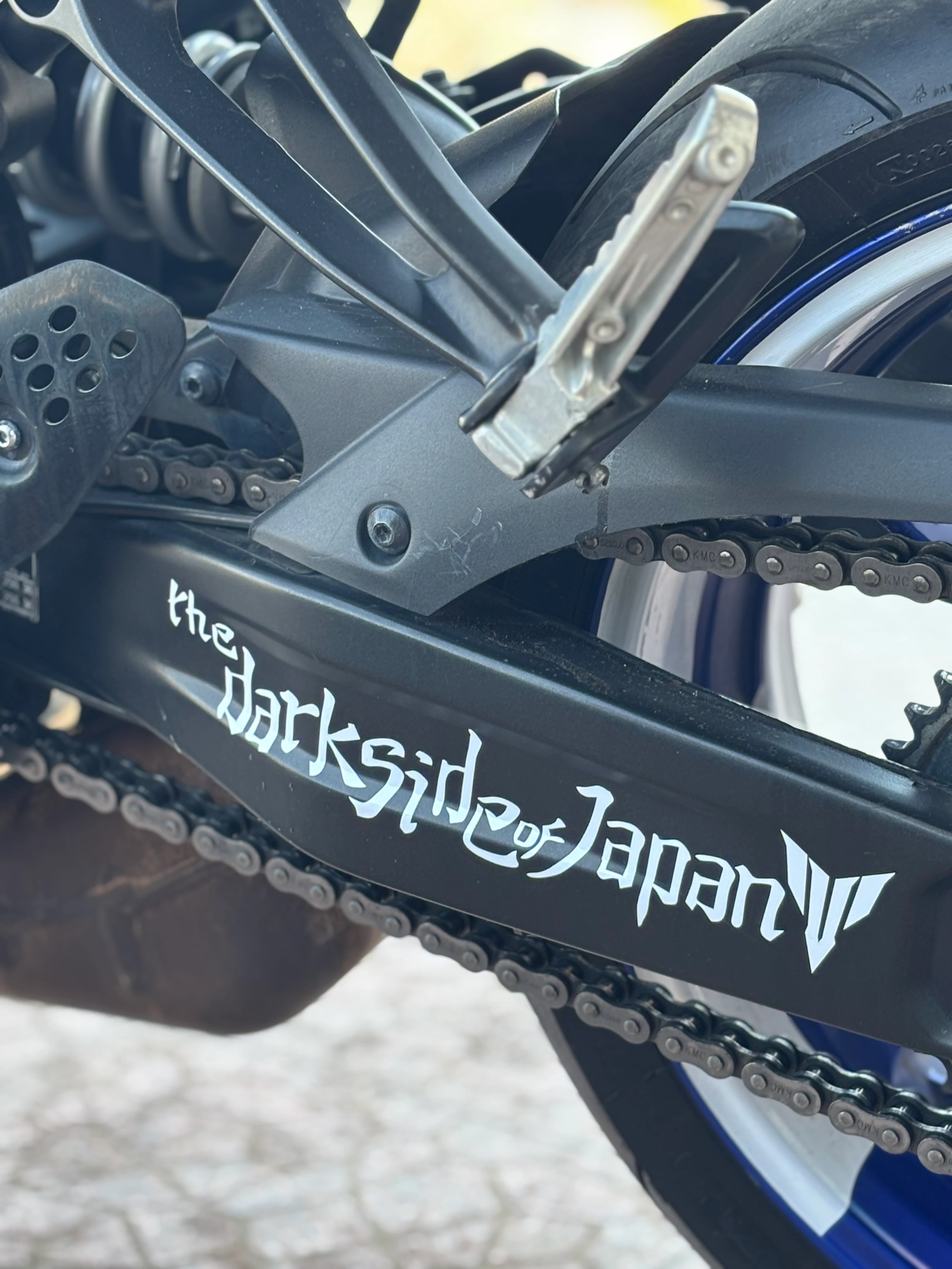 Japon Motor Grubu için Beyaz Renk The Dark Side of Japan Eğik Sticker Etiket (33CMx6CM)