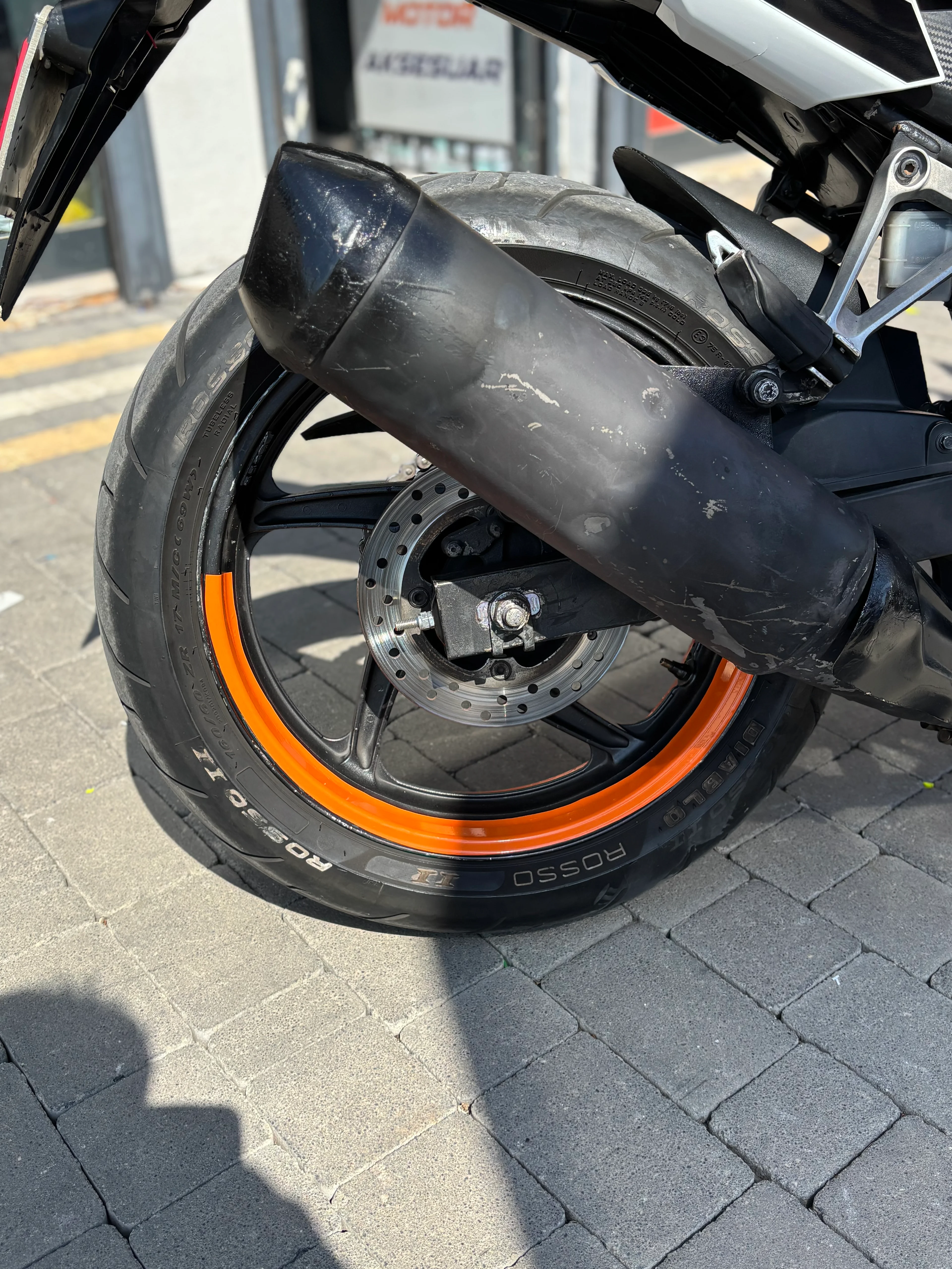 Motosiklet Jantı için 17 Inch Uyumlu Turuncu Renk Yarım Jant Şeridi Sticker ( 4 Parça)