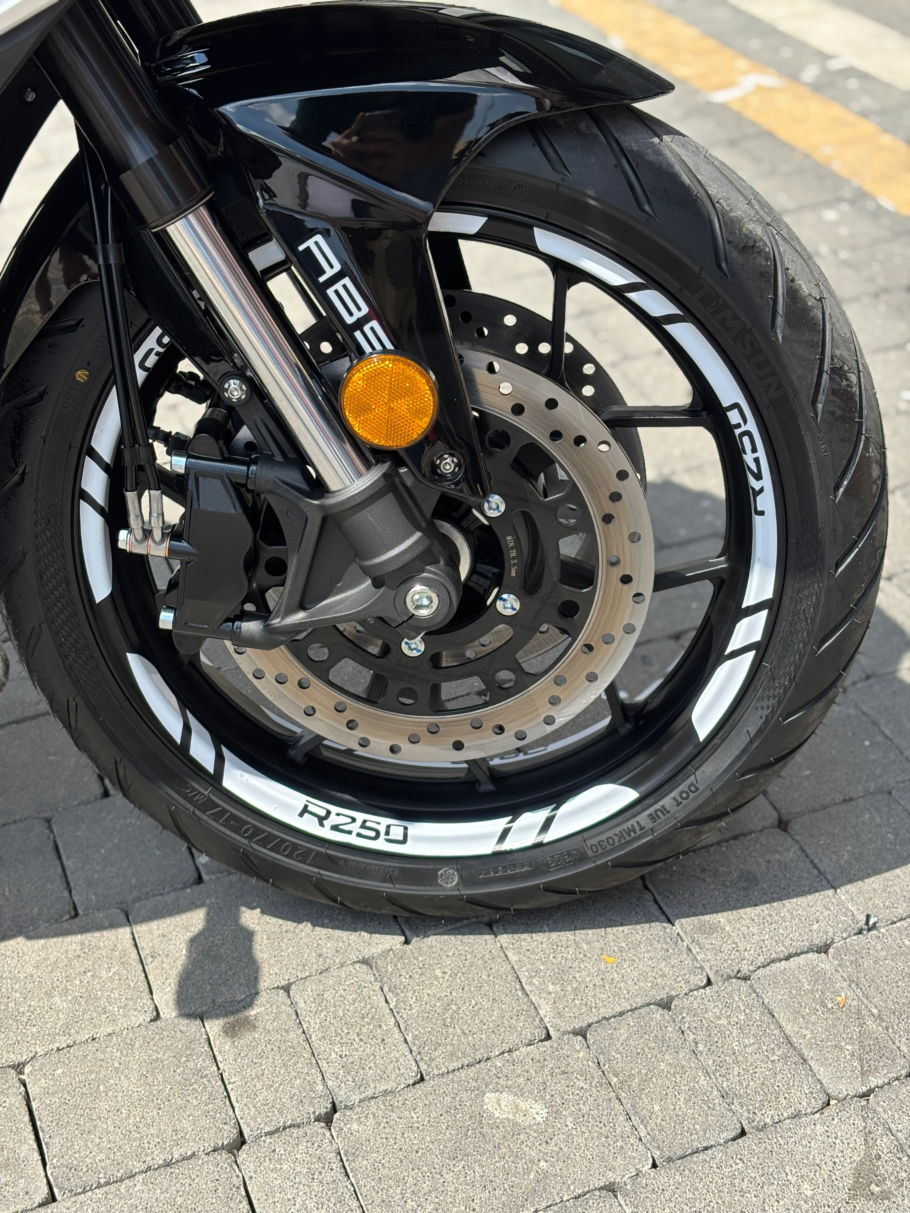 RKS R250 için Beyaz Renk Jant Şeridi Sticker Seti (12 Parça)