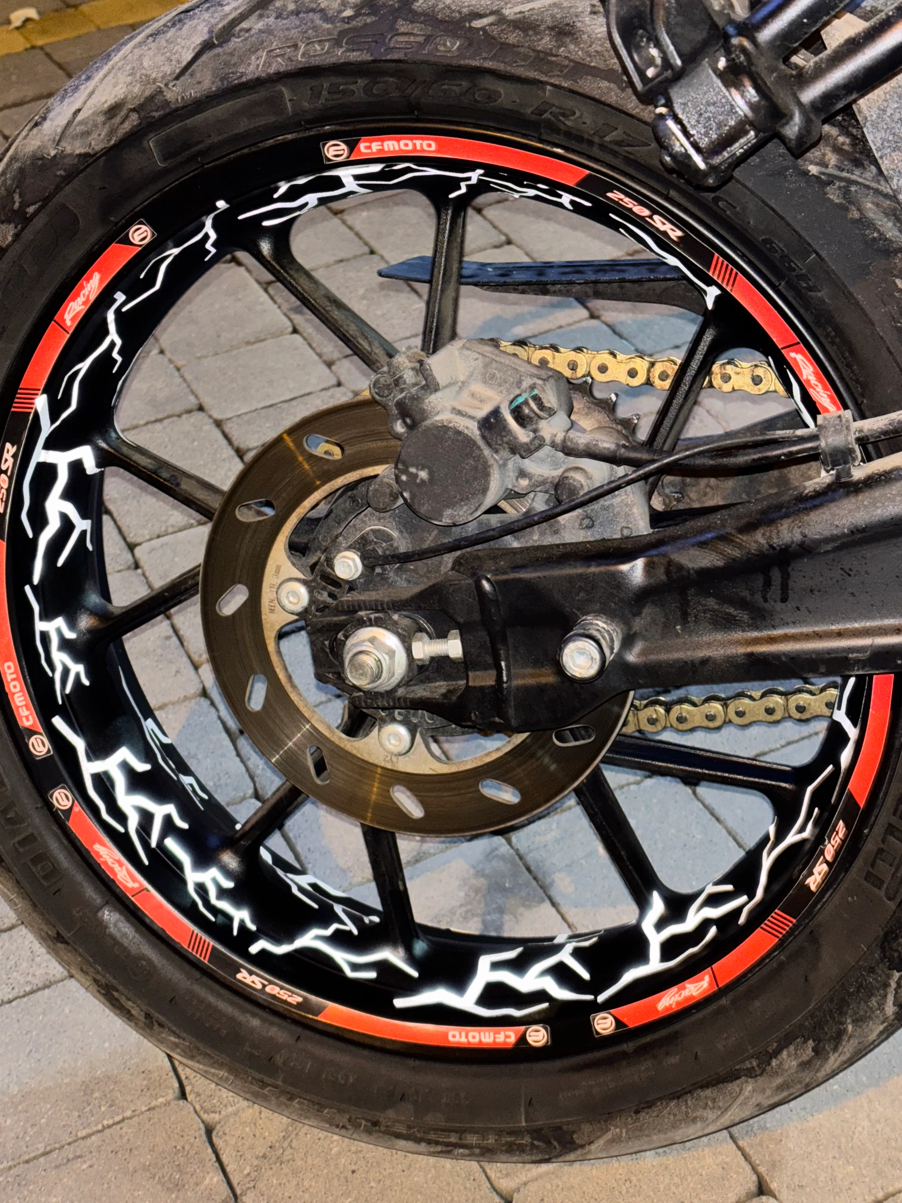 Motosiklet Jantı için Reflektörlü Beyaz Şimşek Seti (64 Parça)