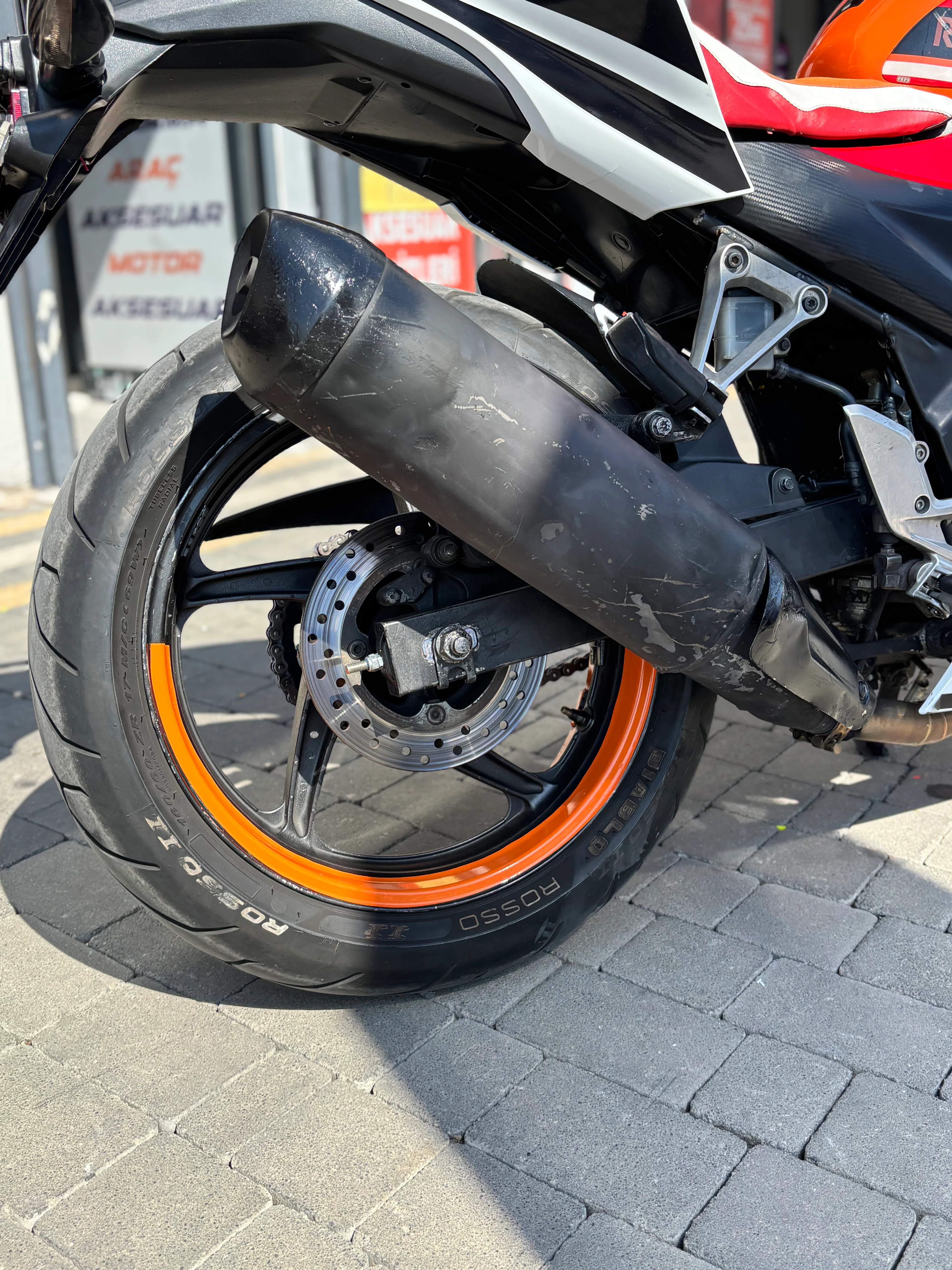 Motosiklet Jantı için 17 Inch Uyumlu Turuncu Renk Yarım Jant Şeridi Sticker ( 4 Parça)