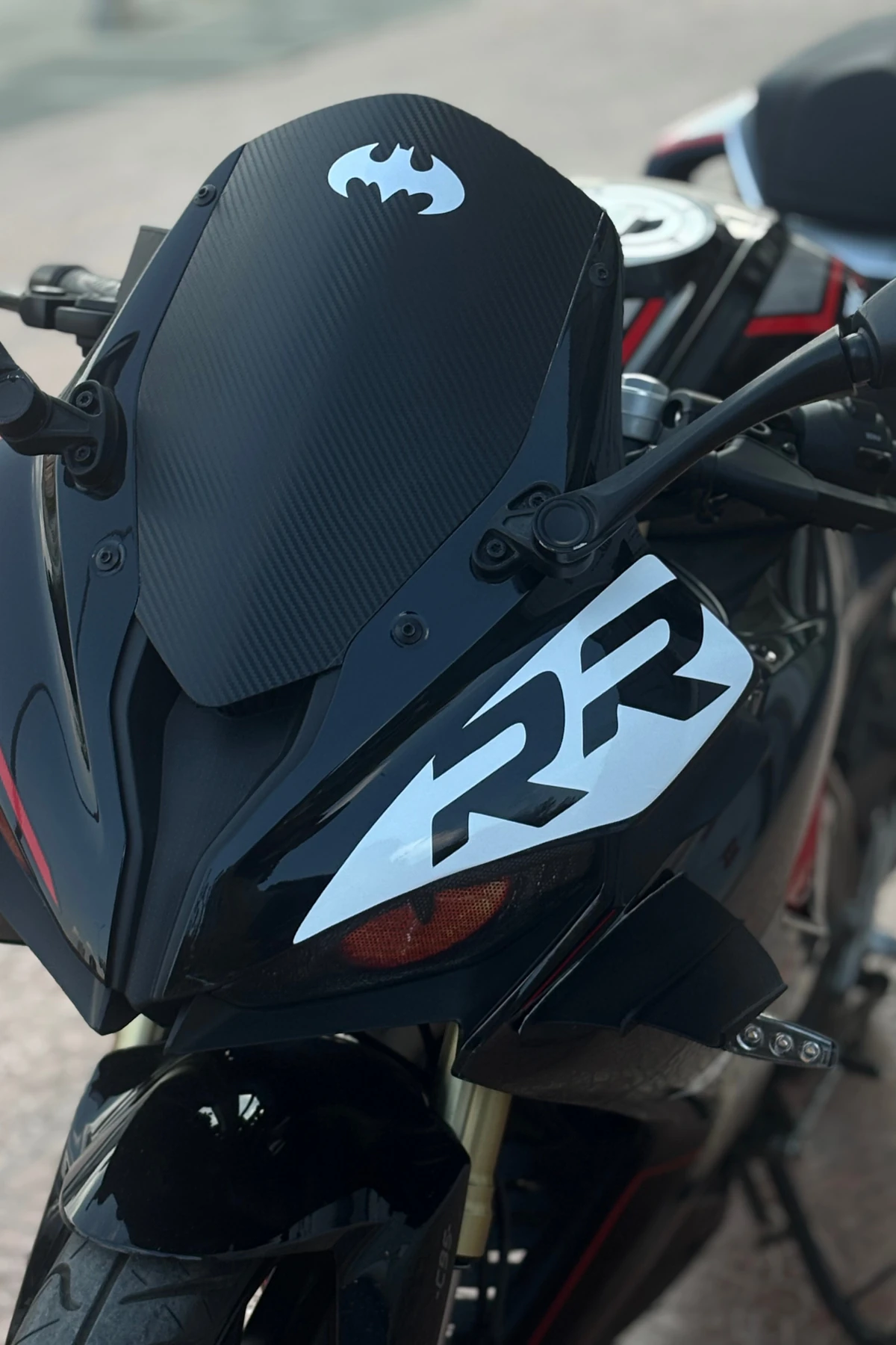 RKS SRK125R için Beyaz Renk Kafa Detay Sticker 