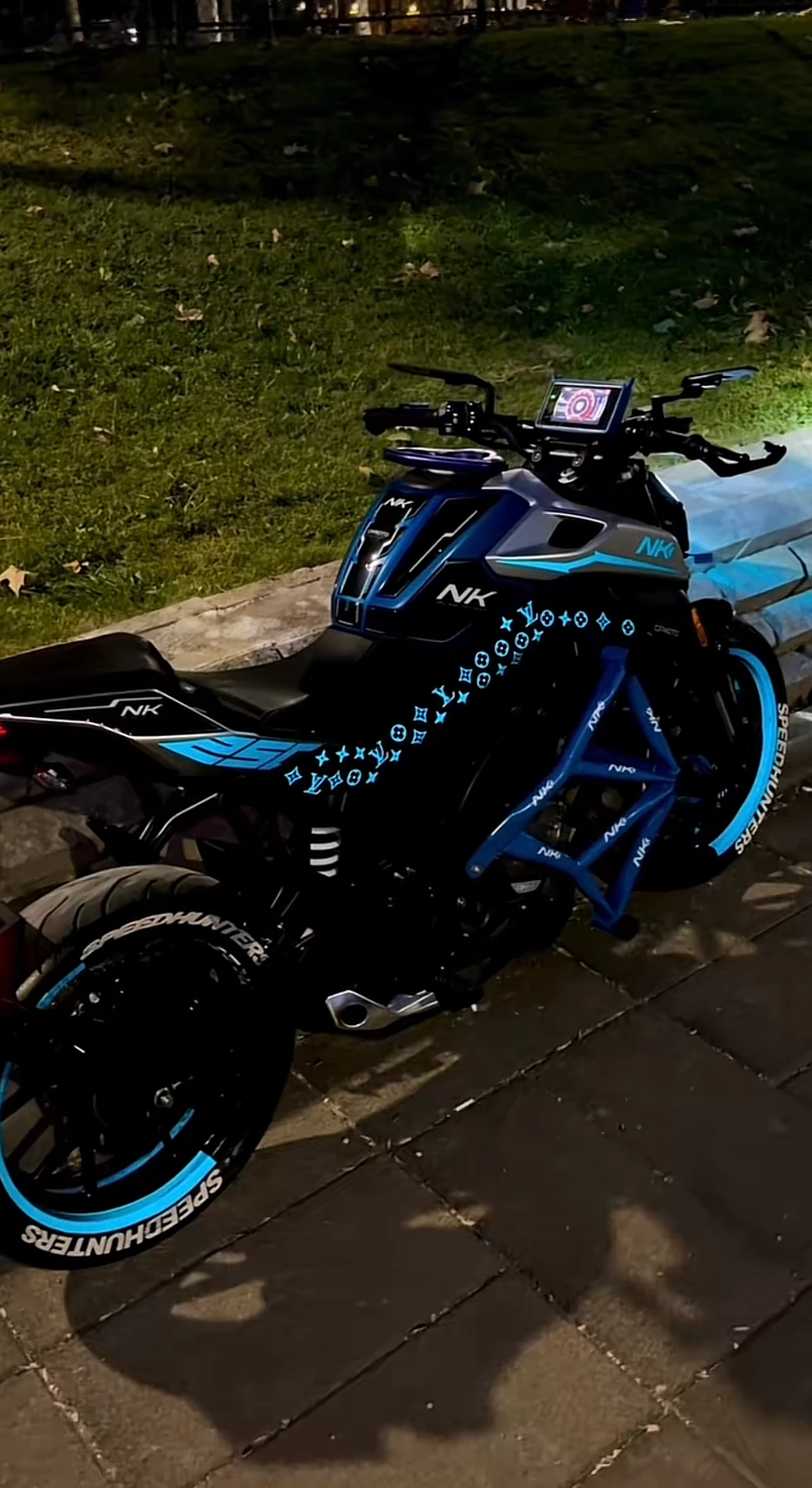 CFMOTO NK250 için Reflektörlü Mavi Komple Sticker Seti 