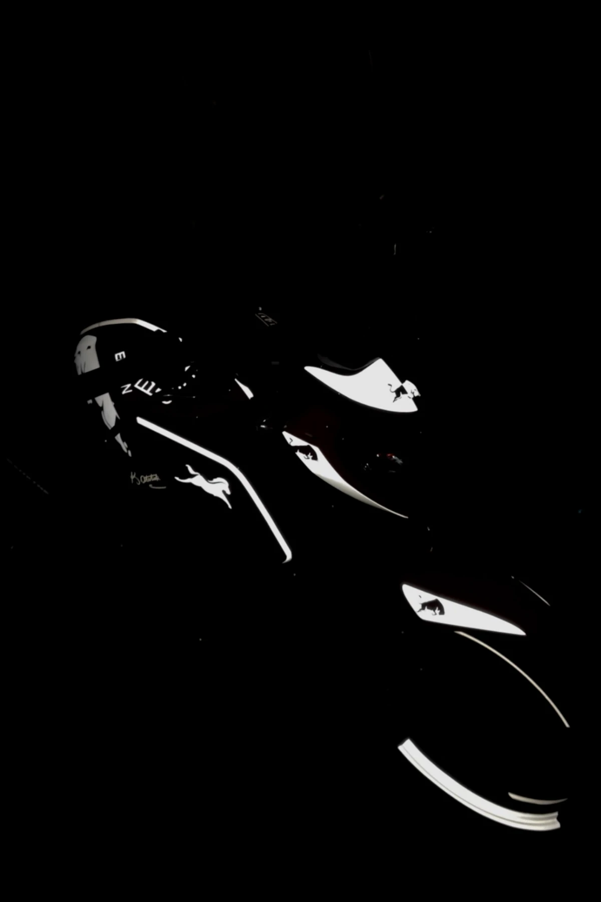 TVS Raider için Reflektörlü Beyaz Renk Komple Redbull Temalı Sticker Seti 