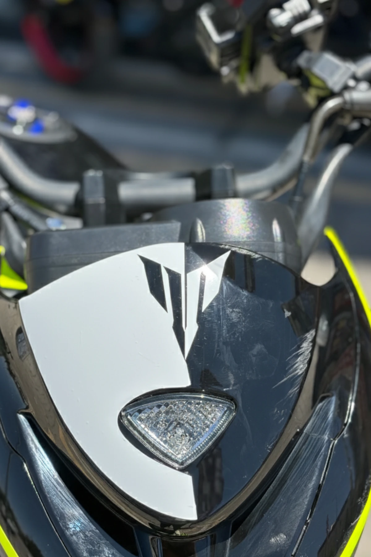 Mondial Drift-L için Beyaz Renk MT Logolu Kafa Detay Sticker Seti 