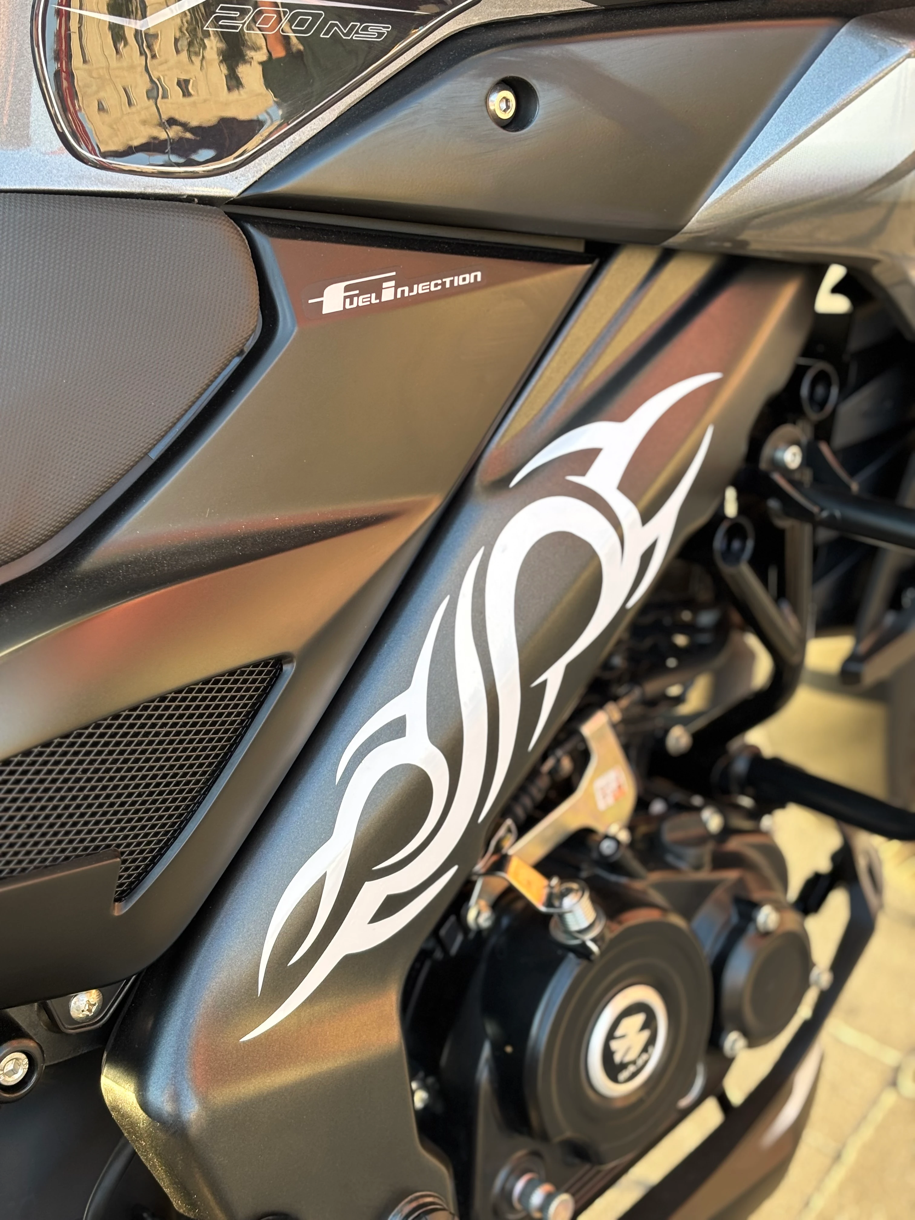 Motosiklet Şase ve Depo için Tribal Desen Sticker Etiket (Sağ ve Sol)(35CMX10CM)