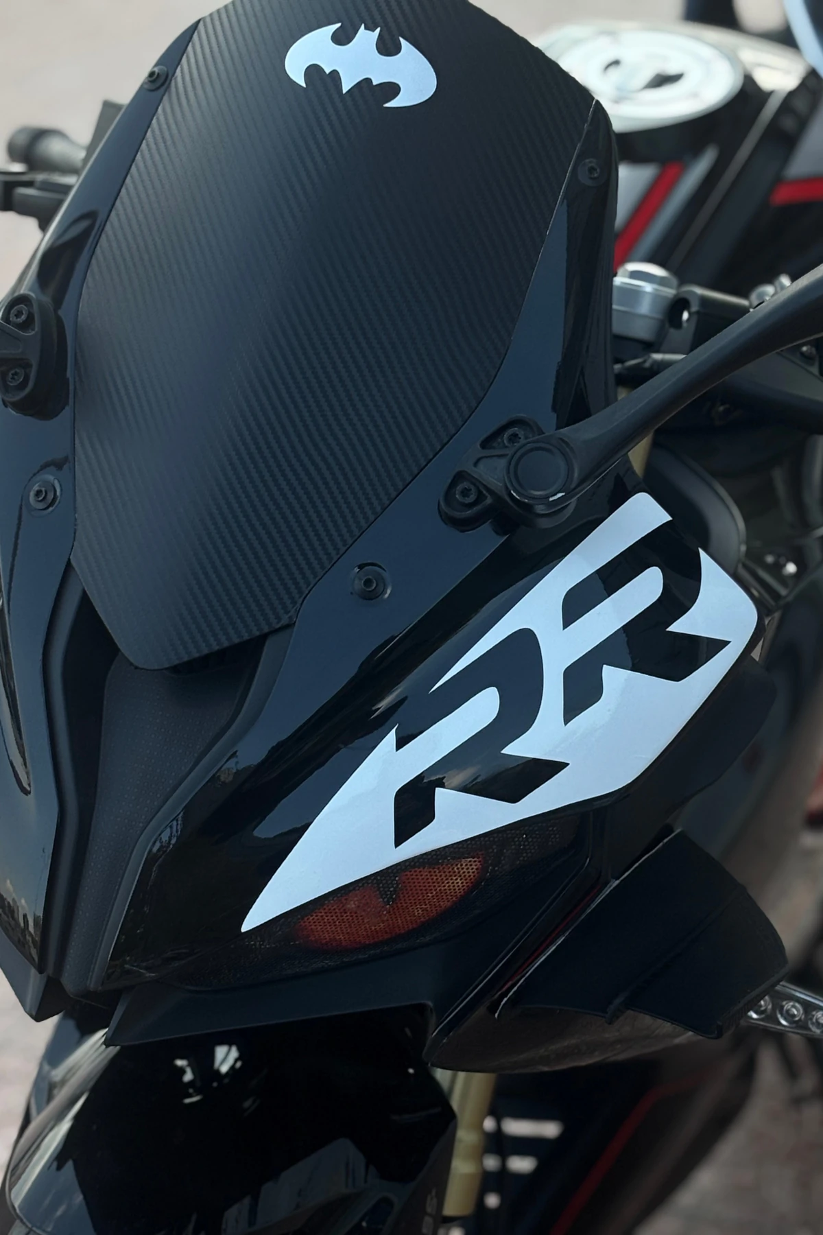 RKS SRK125R için Beyaz Renk Kafa Detay Sticker 