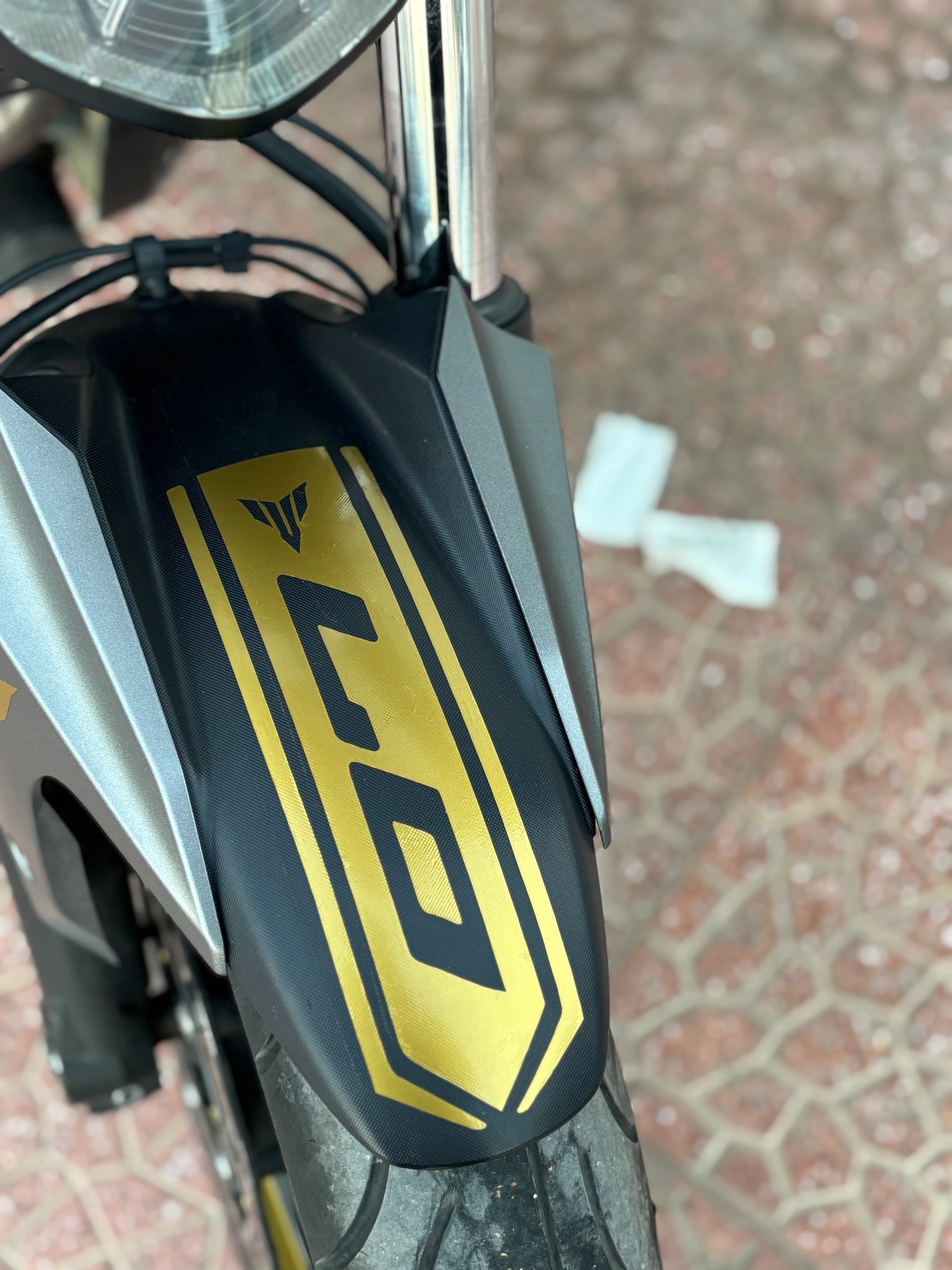 Yamaha MT-07 için Ön Çamurluk Gold Sticker Etiket 