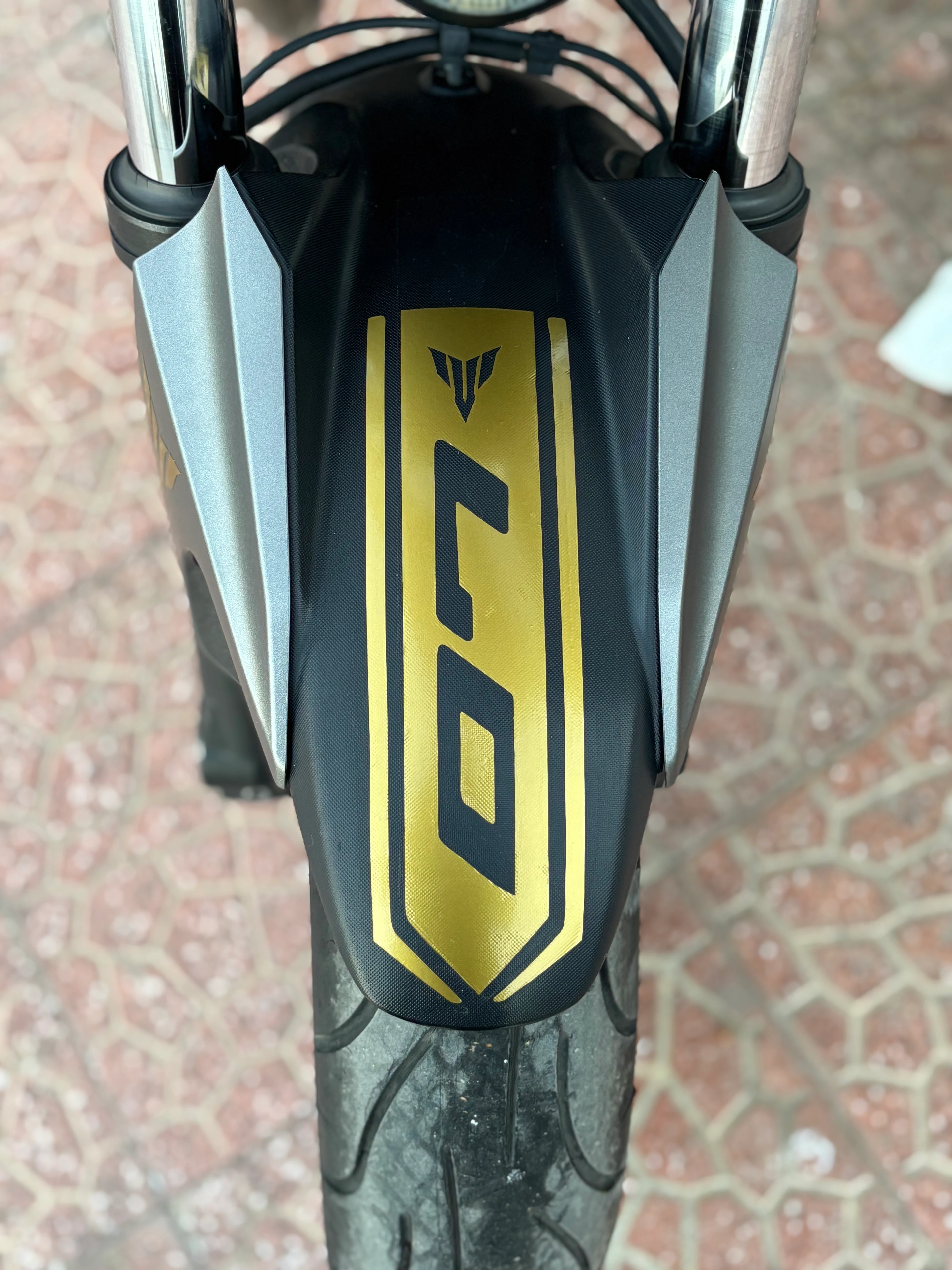 Yamaha MT-07 için Ön Çamurluk Gold Sticker Etiket 