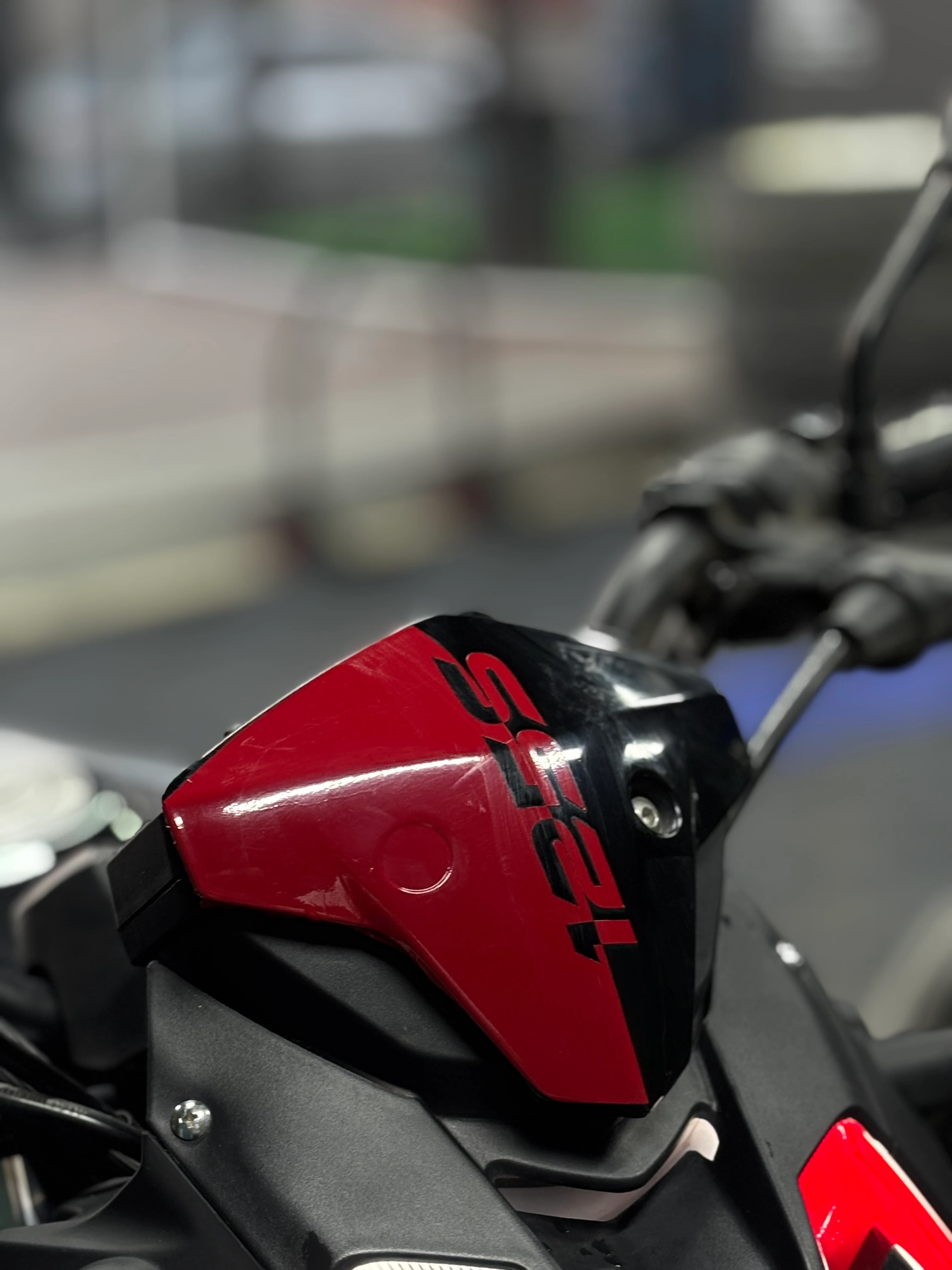 Benelli 125S ve RKS RK 125S için Uyumlu Kırmızı 125s Kafa Sticker 