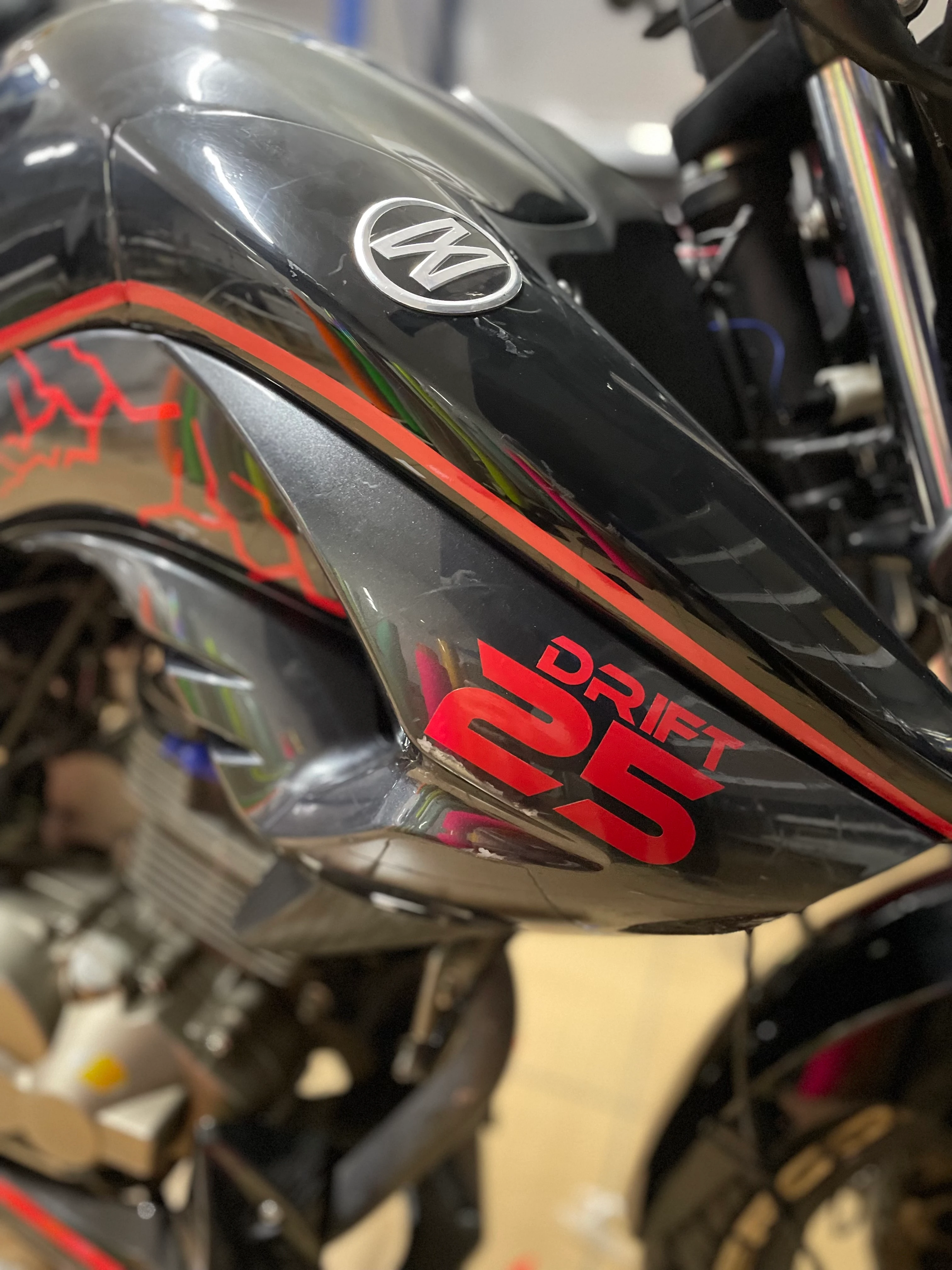 Mondial Drift-L için Kırmızı Renk Drift-25 Sticker Etiket (Sağ ve Sol)