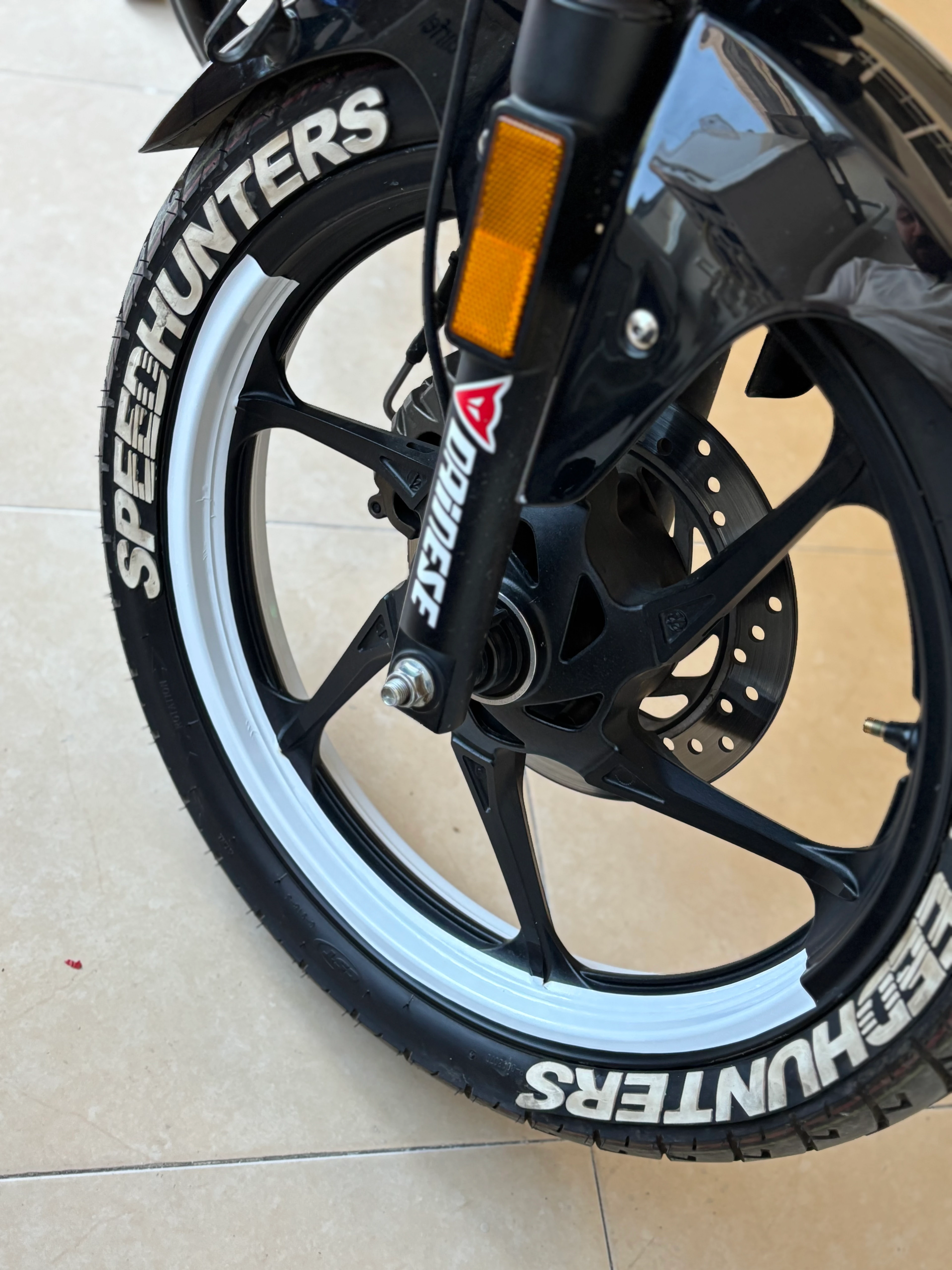 Motosiklet 17 Inch Jantlara Uyumlu Beyaz Renk Yarım Jant Şeridi 4 Parça