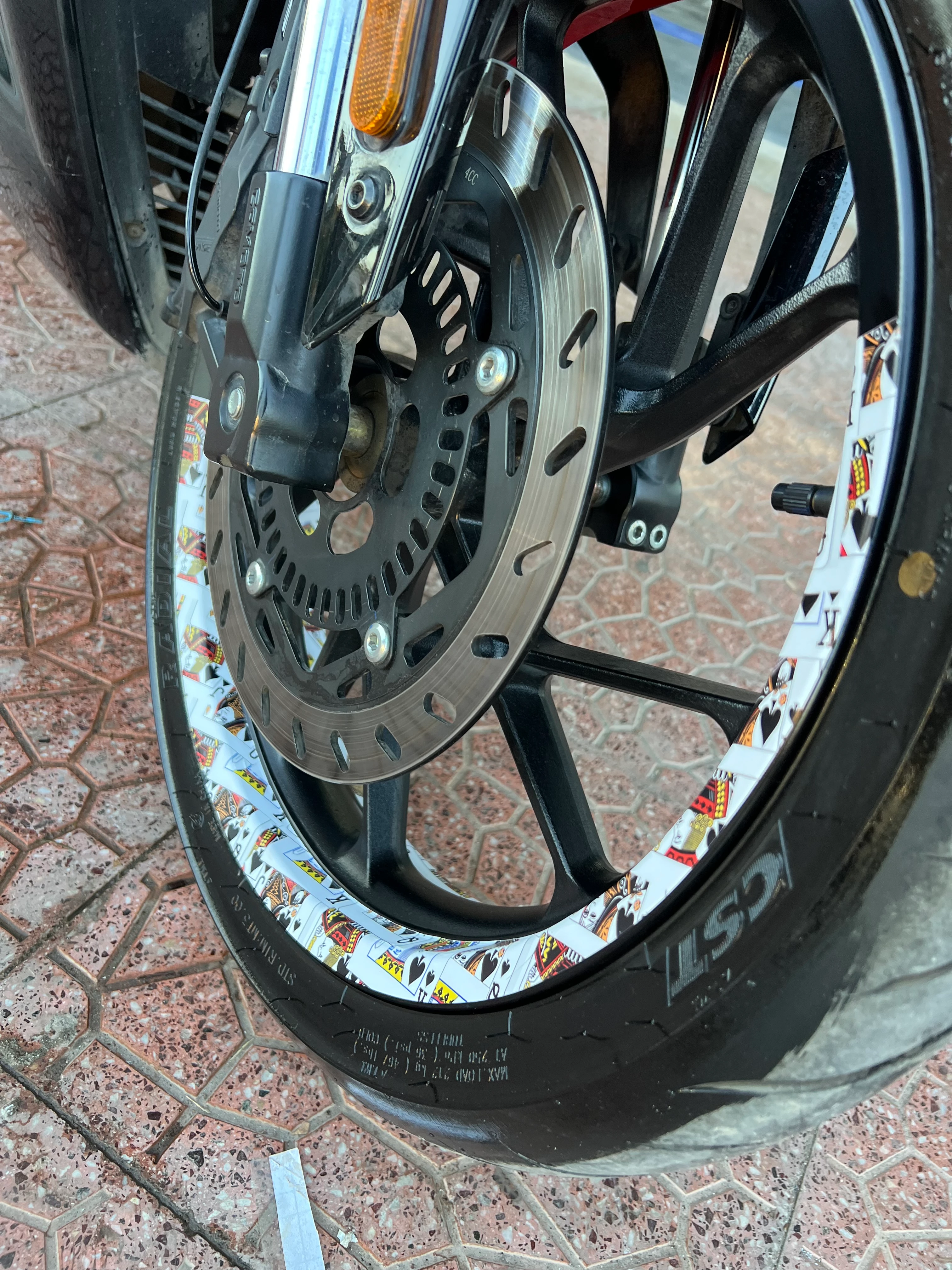 Motosiklet 17 Inch Jant Uyumlu İskambil Desenli Yarım Jant Şeridi Sticker Seti (4 Parça)