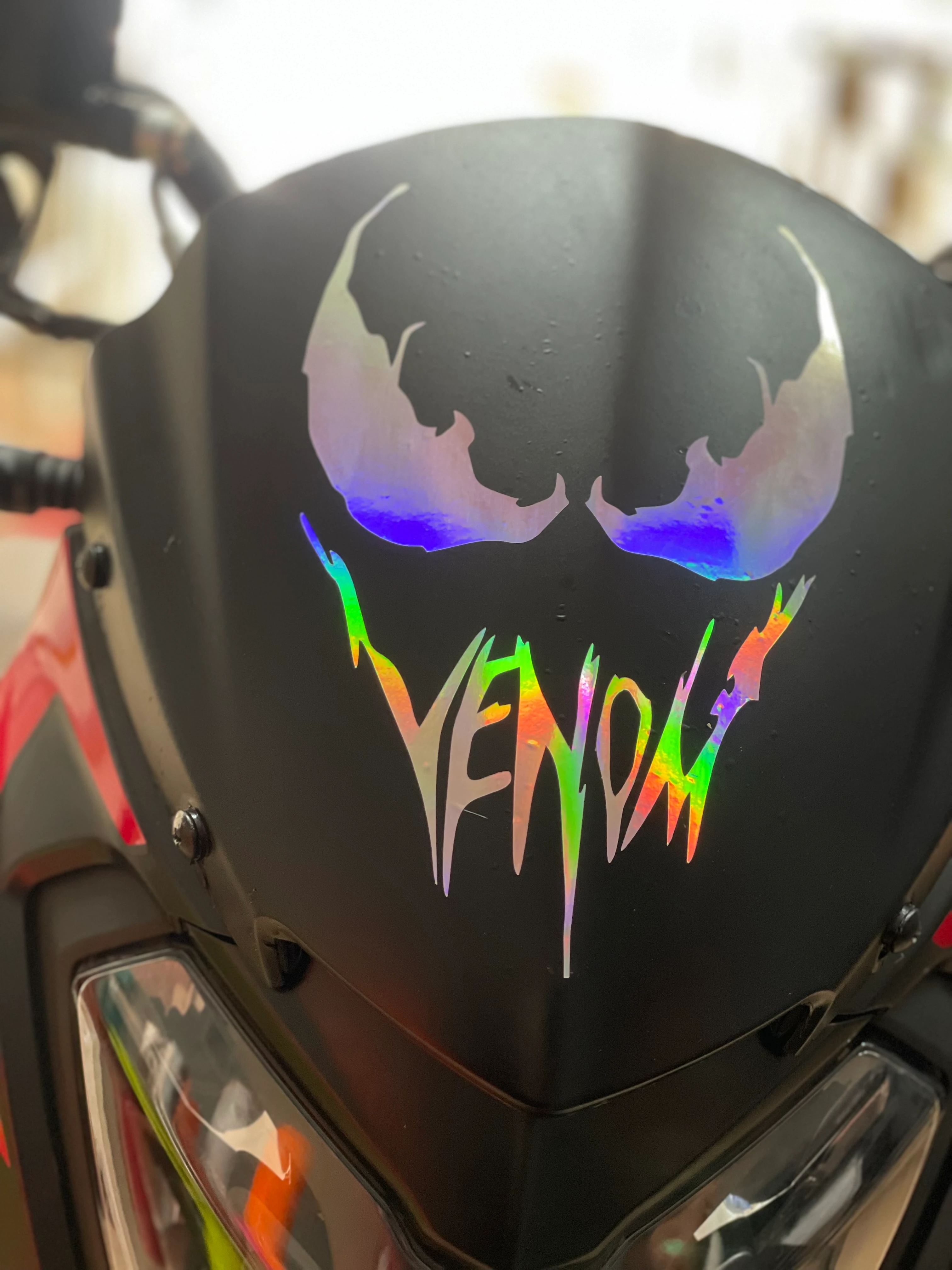 Motosiklet için Hologramlı Venom Sticker (20CMx14CM)