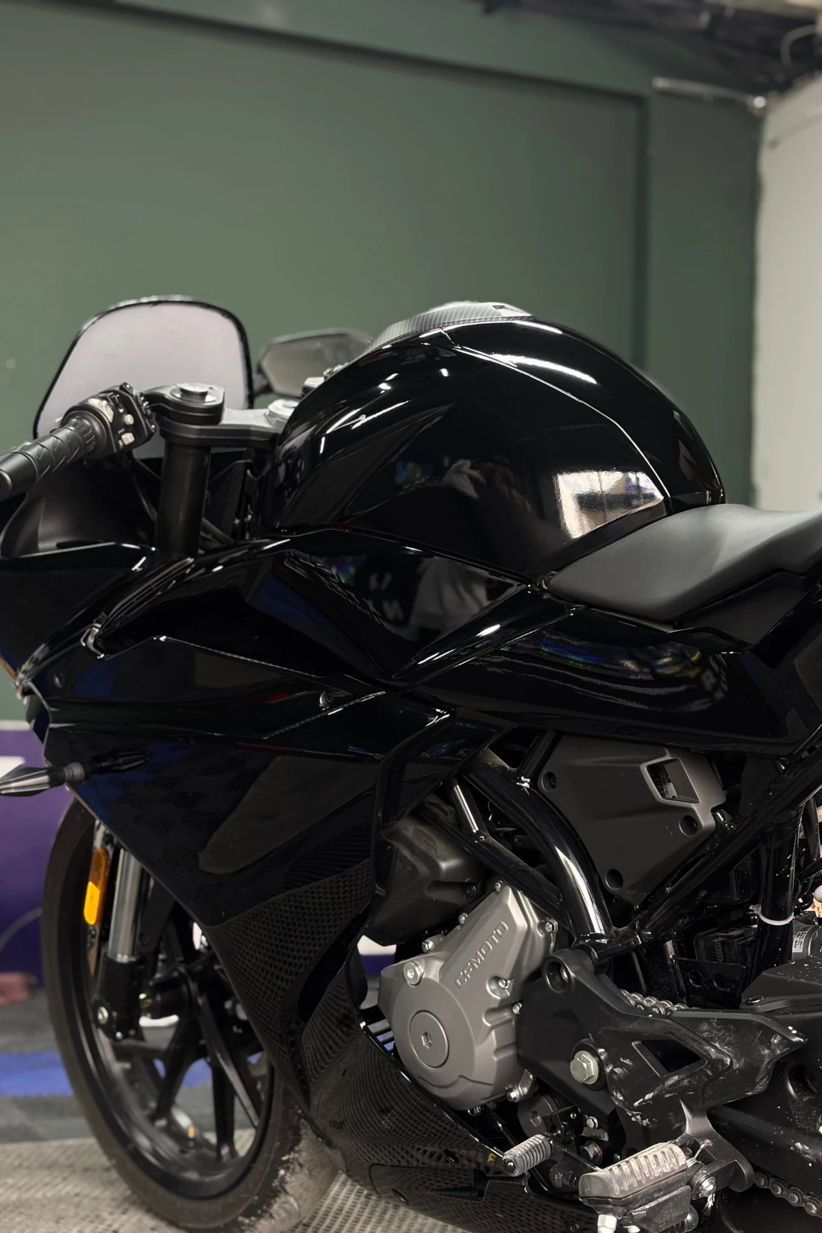 CFMOTO 250SR için Komple Parlak Siyah Piano Black Motosiklet Kaplama Seti 