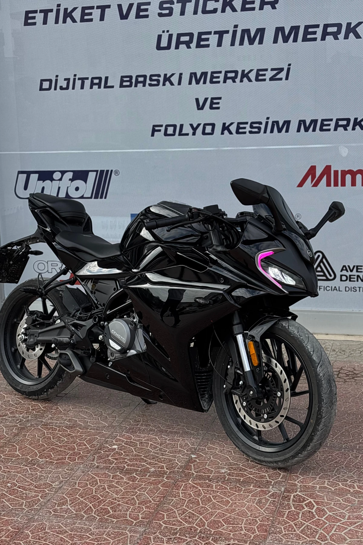 CFMOTO 250SR için Komple Parlak Siyah Piano Black Motosiklet Kaplama Seti 