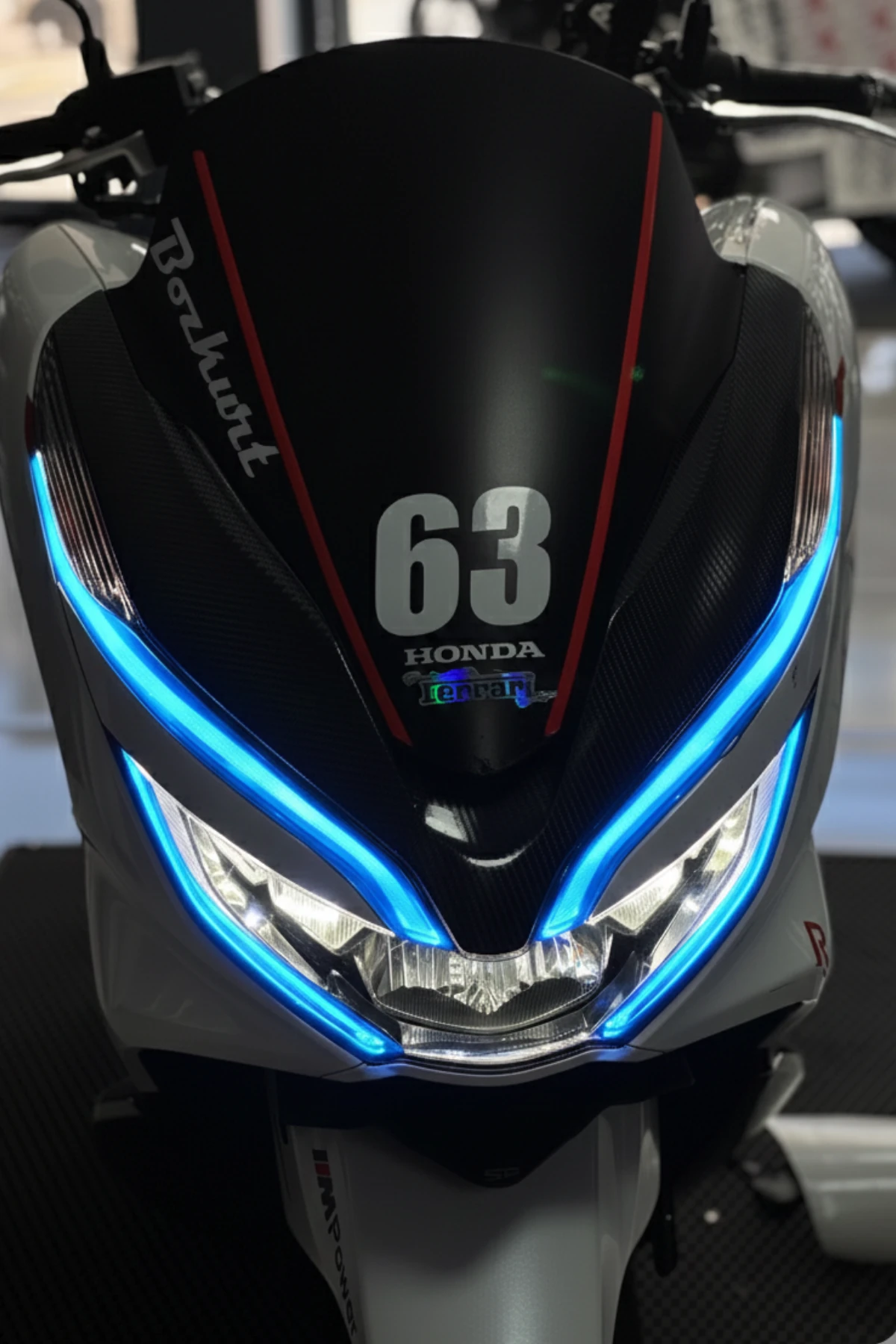 Honda PCX için Açık Mavi Renk Far Filmi Sticker Seti (2018-2019-2020 Yılları için)