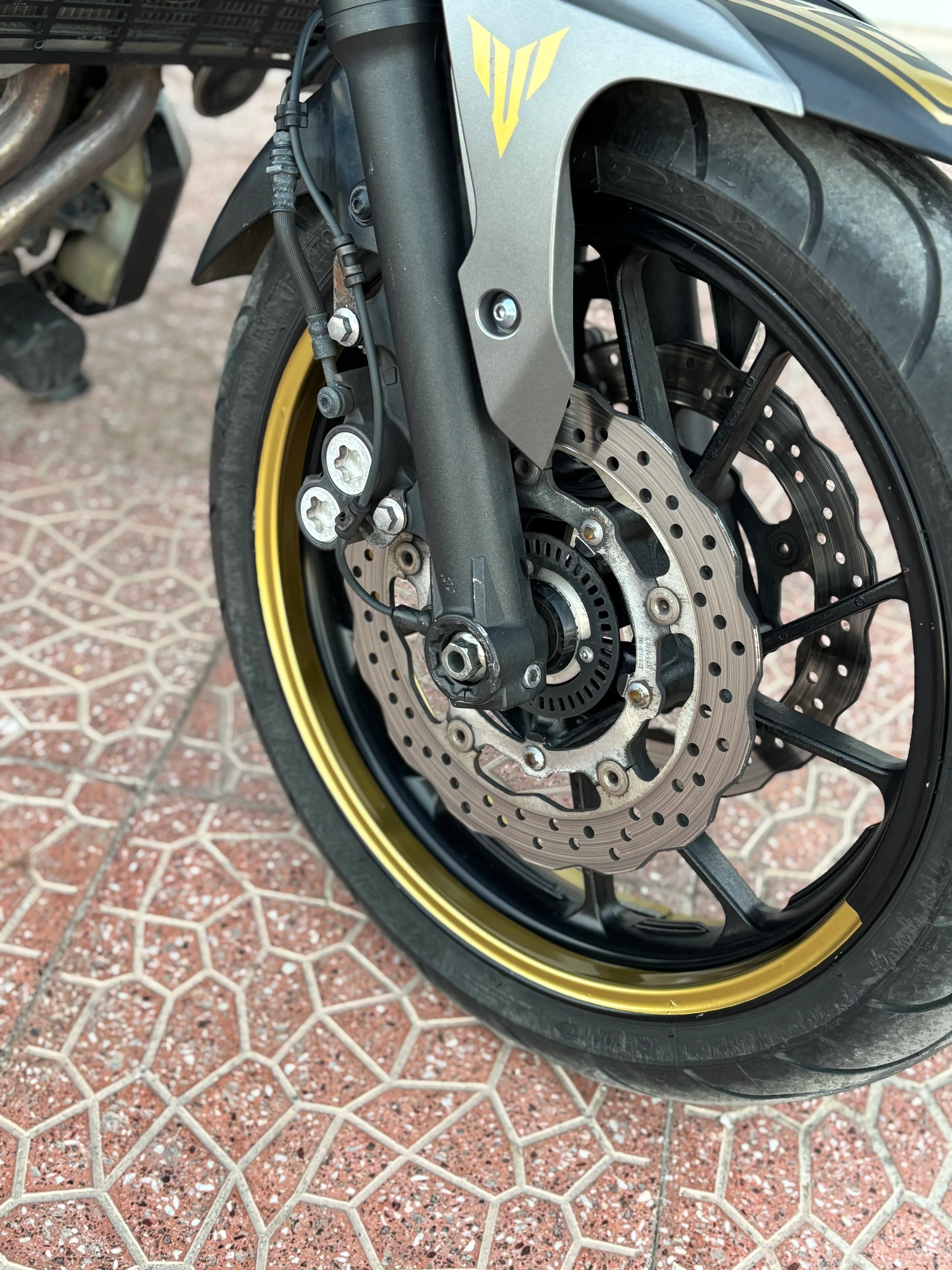 Motosiklet için 17 Inch Jantlara Uyumlu Gold Renk Yarım Jant Şeridi 