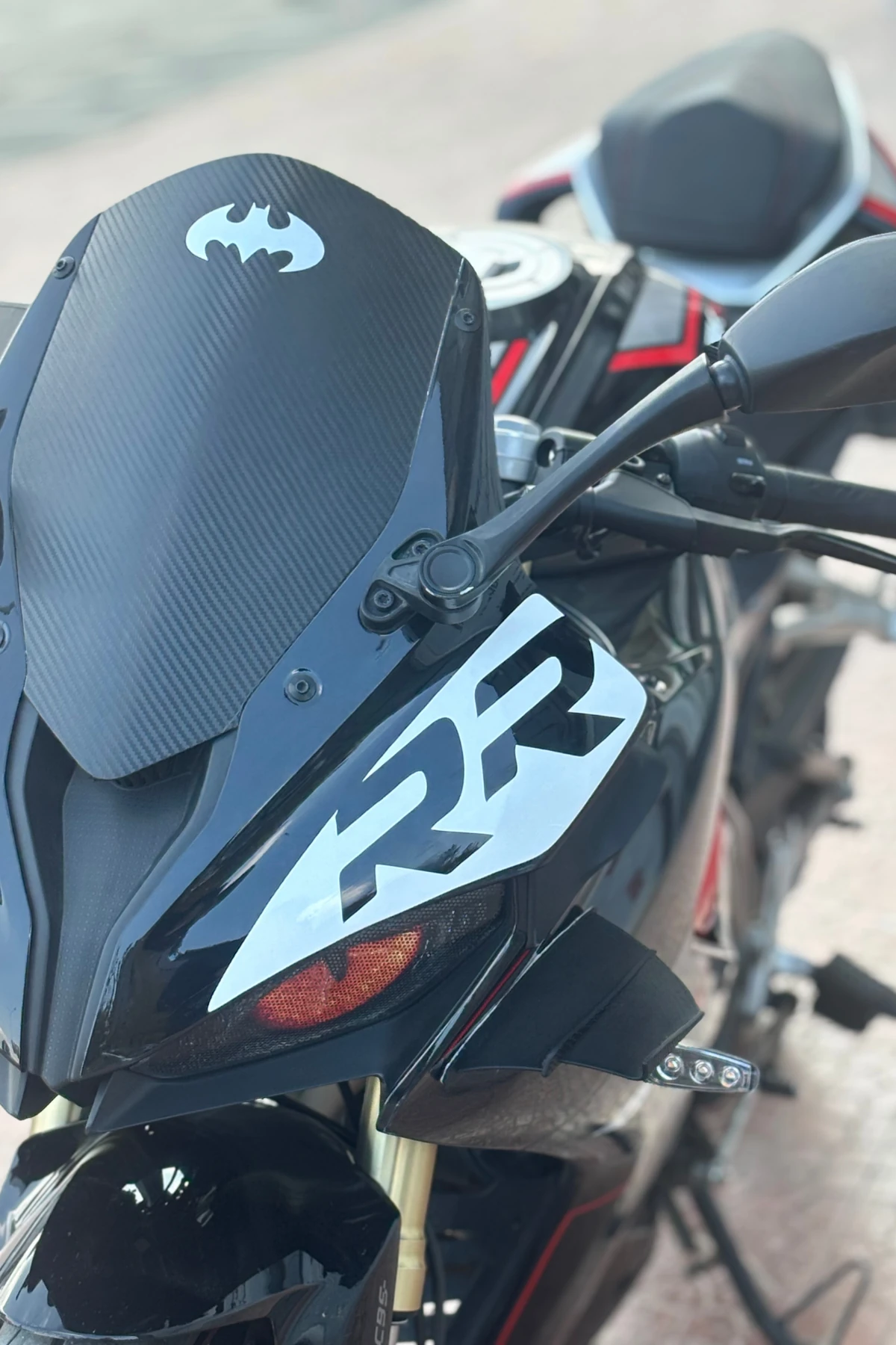 RKS SRK125R için Beyaz Renk Kafa Detay Sticker 