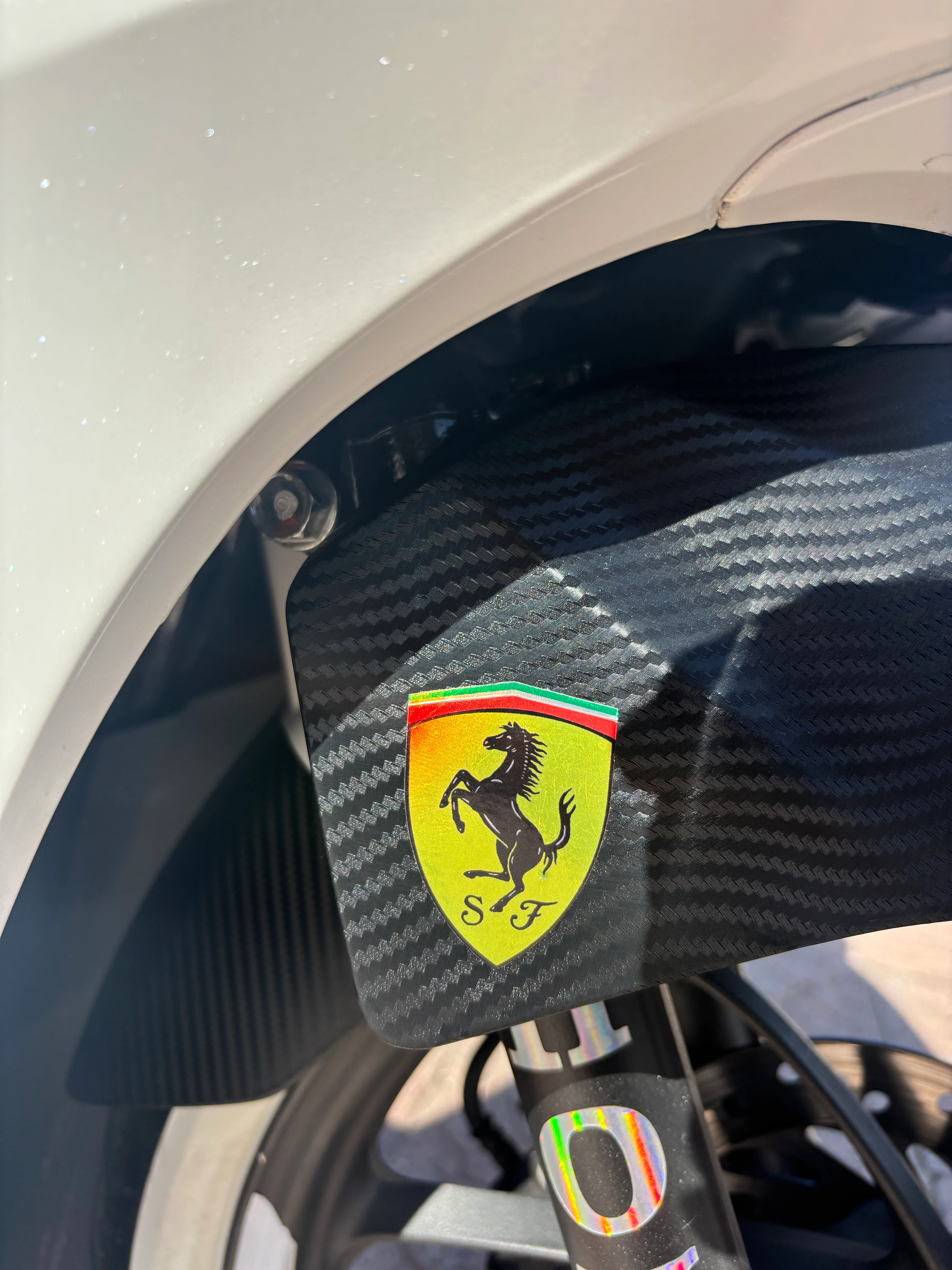 Motosiklet için Hologramlı Ferrari Sticker Etiket 