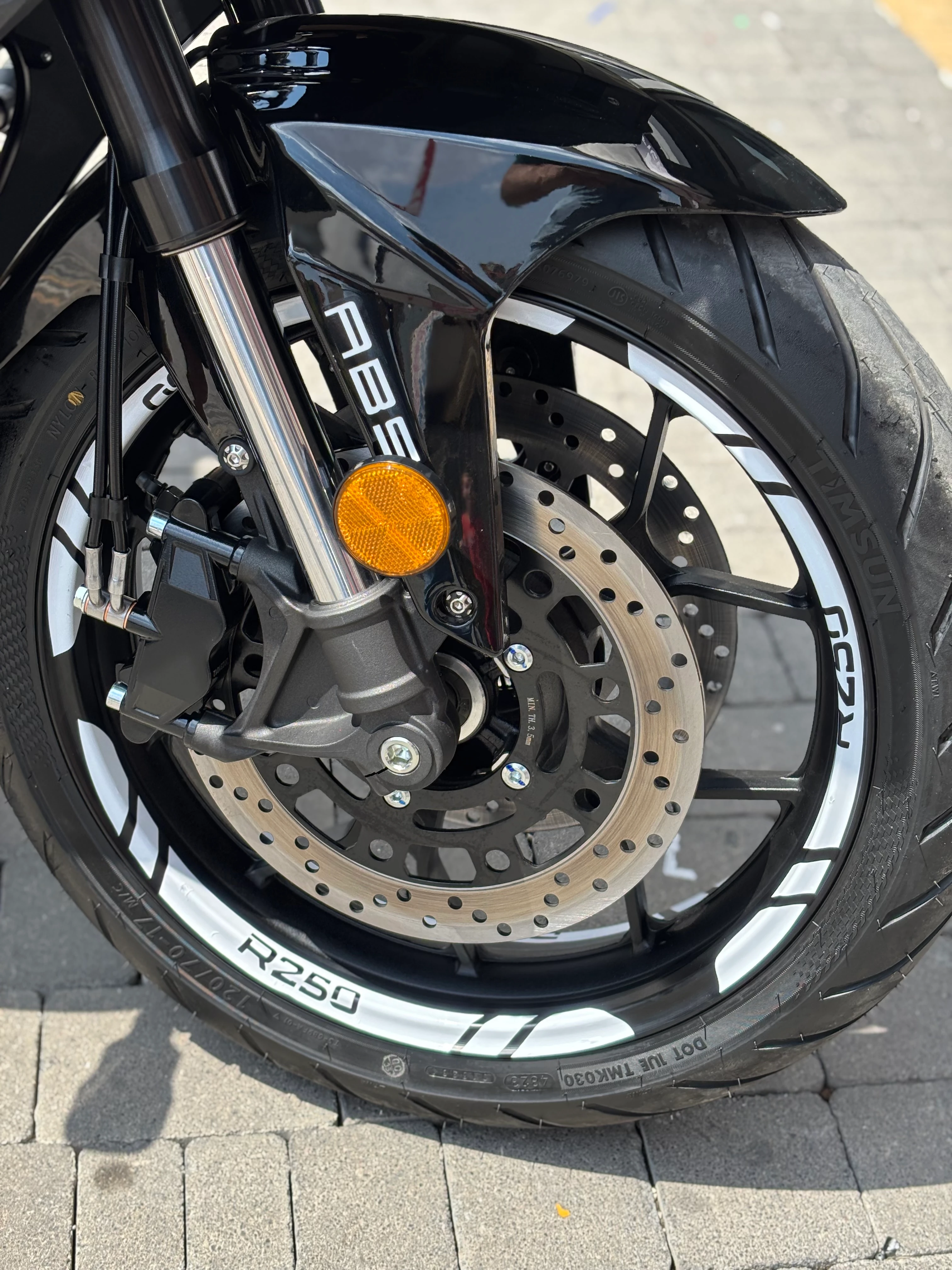 RKS R250 için Beyaz Renk Jant Şeridi Sticker Seti (12 Parça)