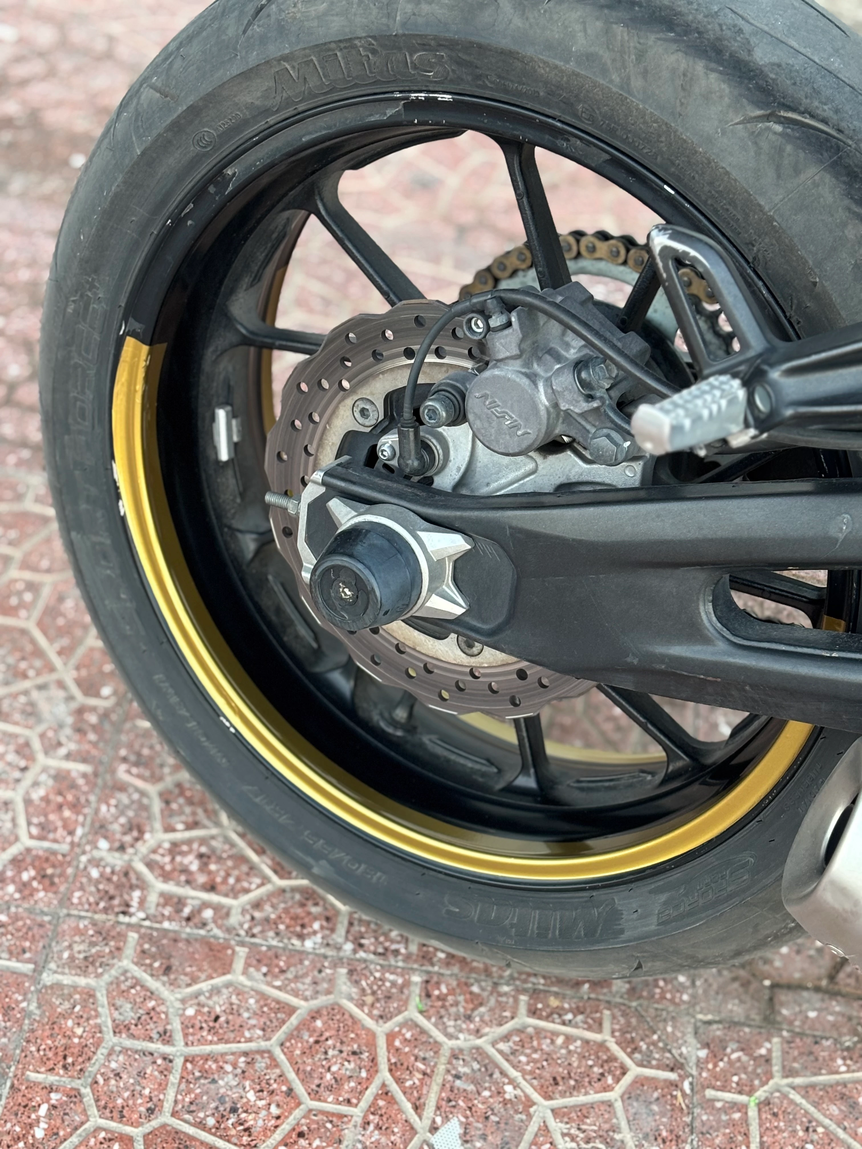Motosiklet için 17 Inch Jantlara Uyumlu Gold Renk Yarım Jant Şeridi 
