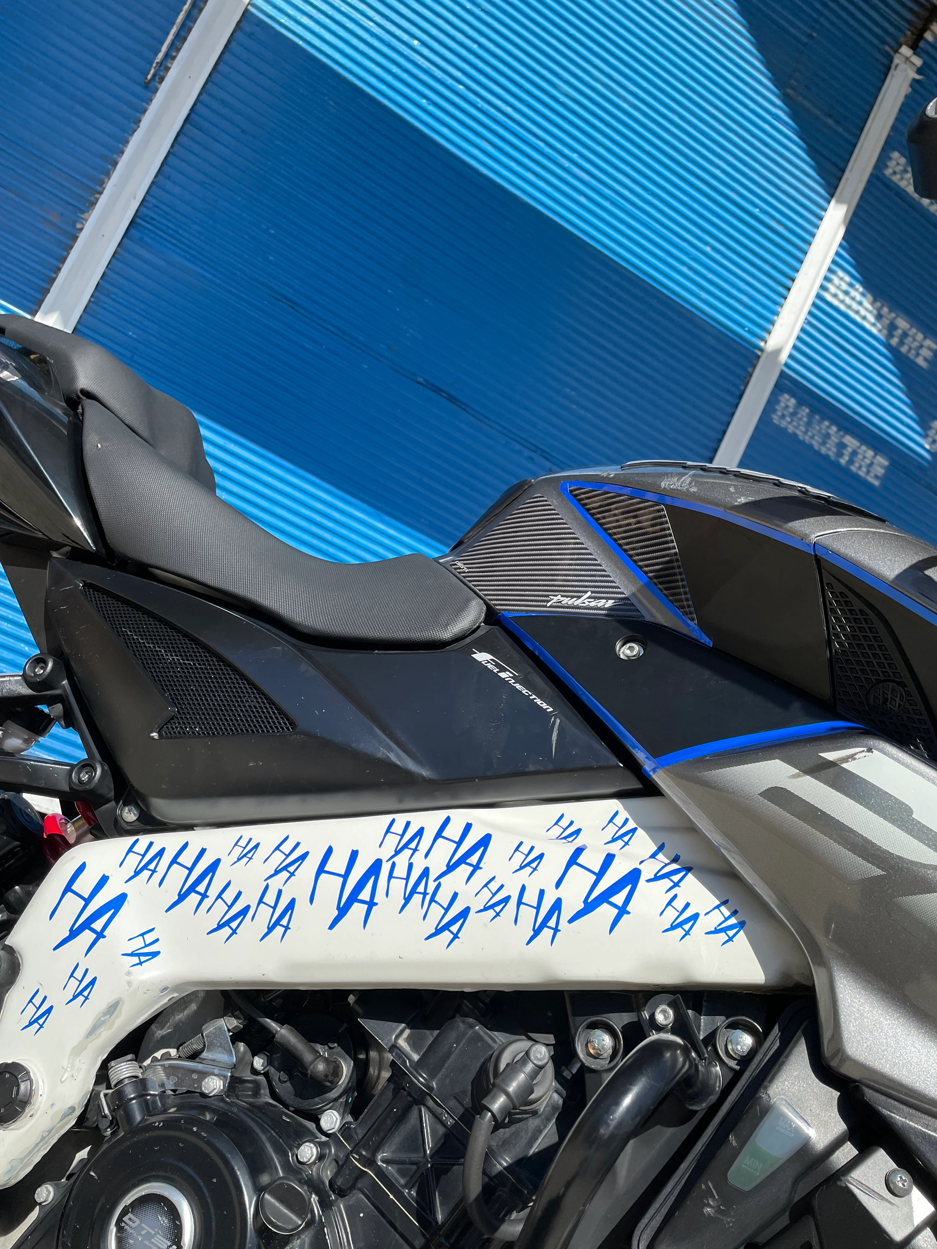 Motosiklet ve Kask için Uyumlu Mavi Hahaha Sticker Etiket (32 'li)